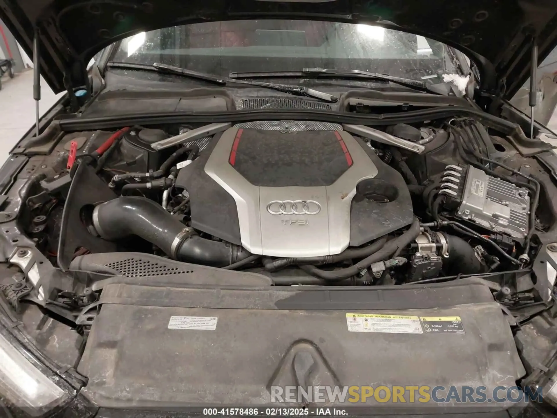 10 Photograph of a damaged car WAUB4AF40KA100915 AUDI S4 2019