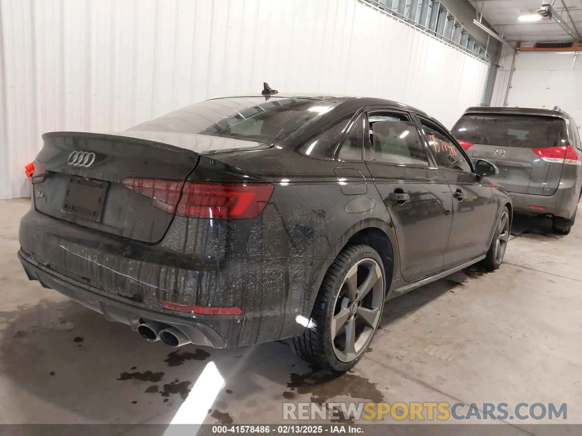 4 Photograph of a damaged car WAUB4AF40KA100915 AUDI S4 2019