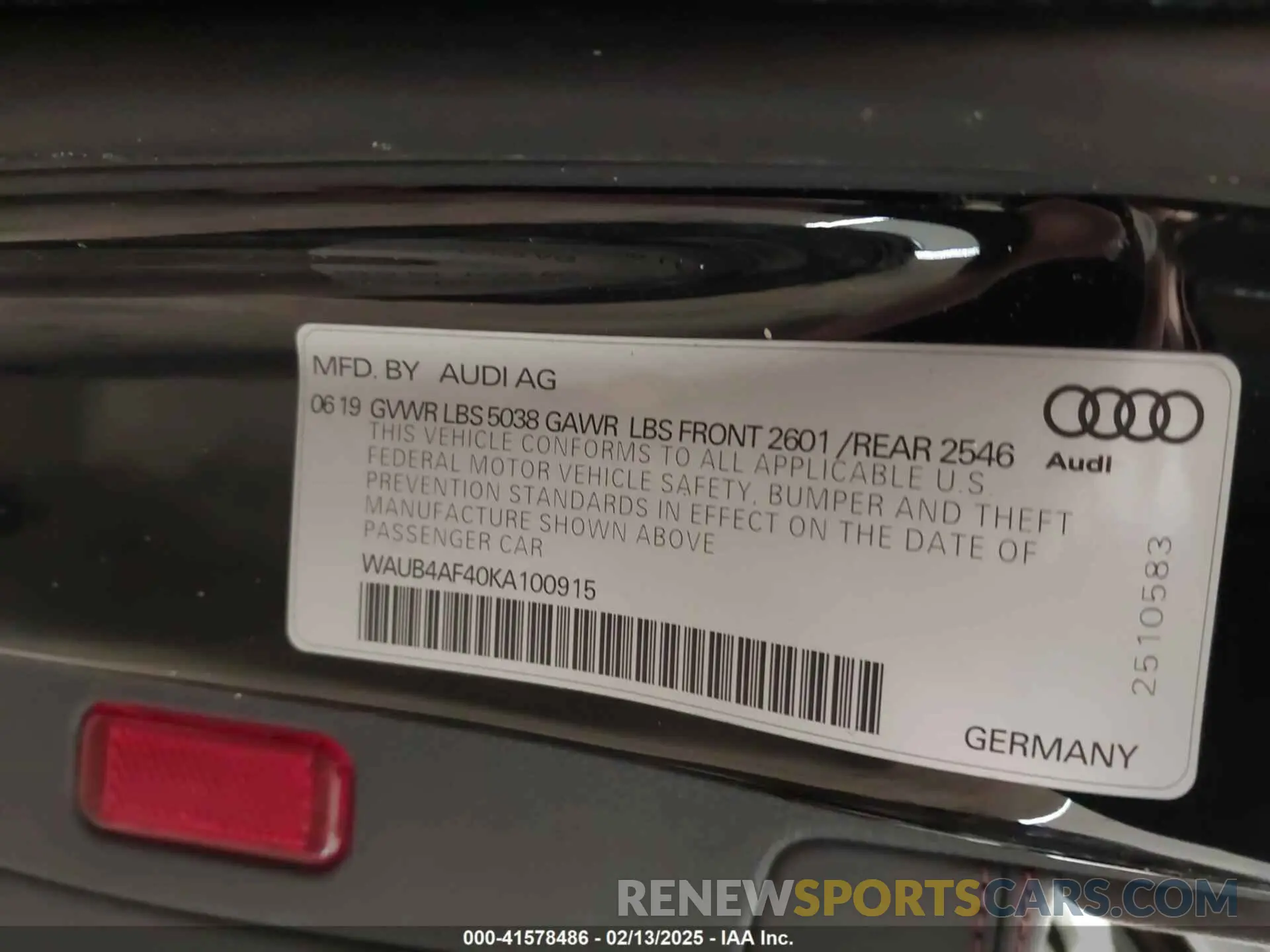 9 Photograph of a damaged car WAUB4AF40KA100915 AUDI S4 2019