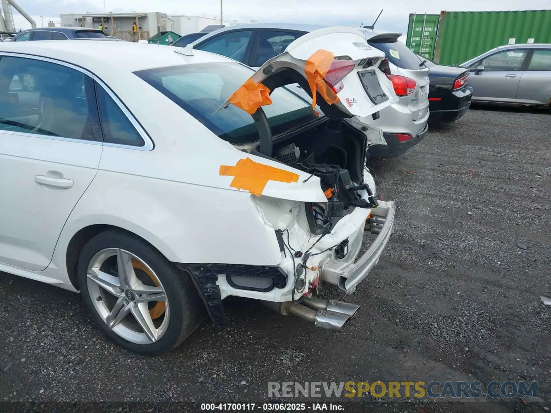 17 Photograph of a damaged car WAUB4AF46KA028361 AUDI S4 2019