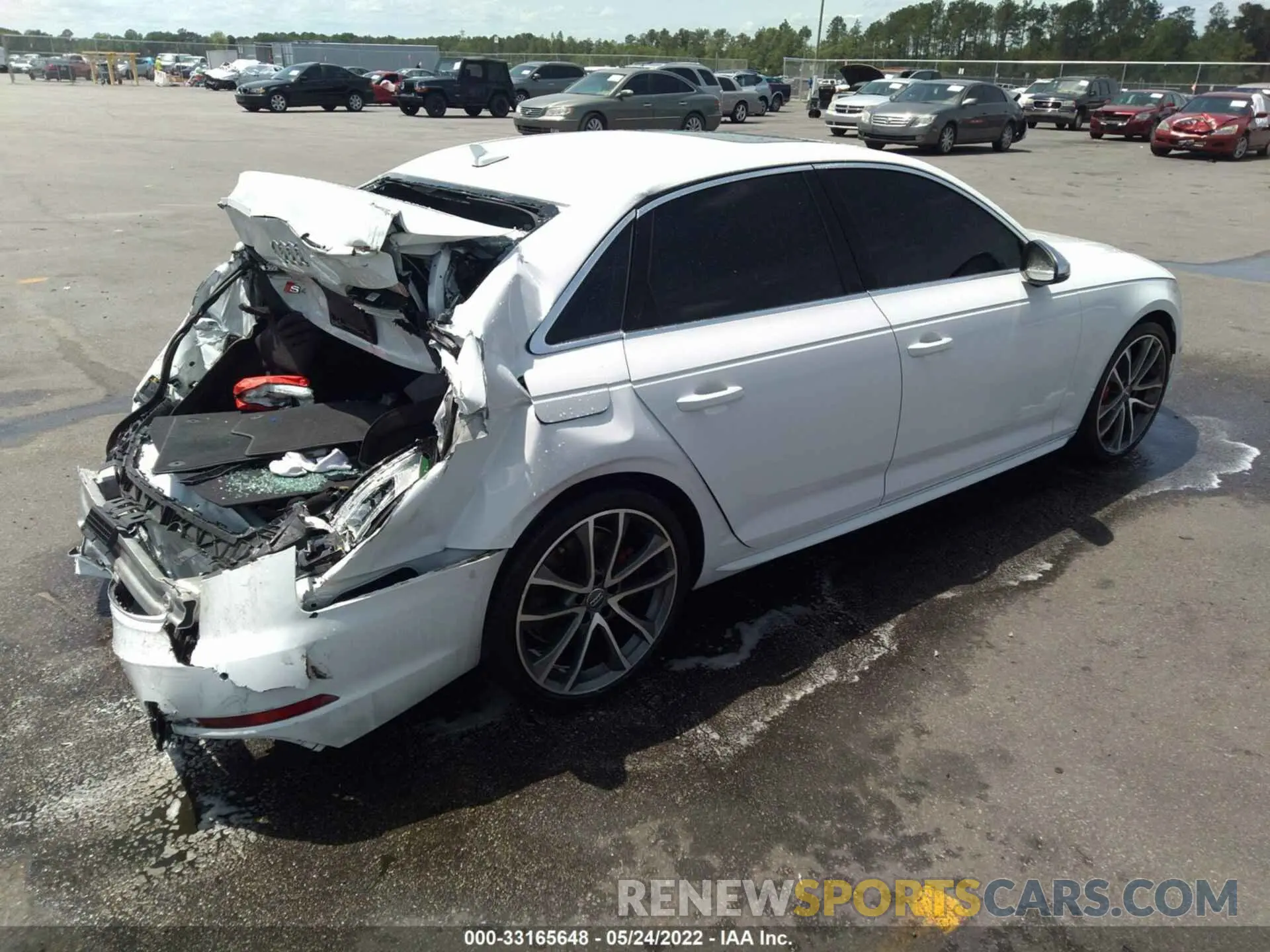 4 Photograph of a damaged car WAUB4AF46KA035133 AUDI S4 2019