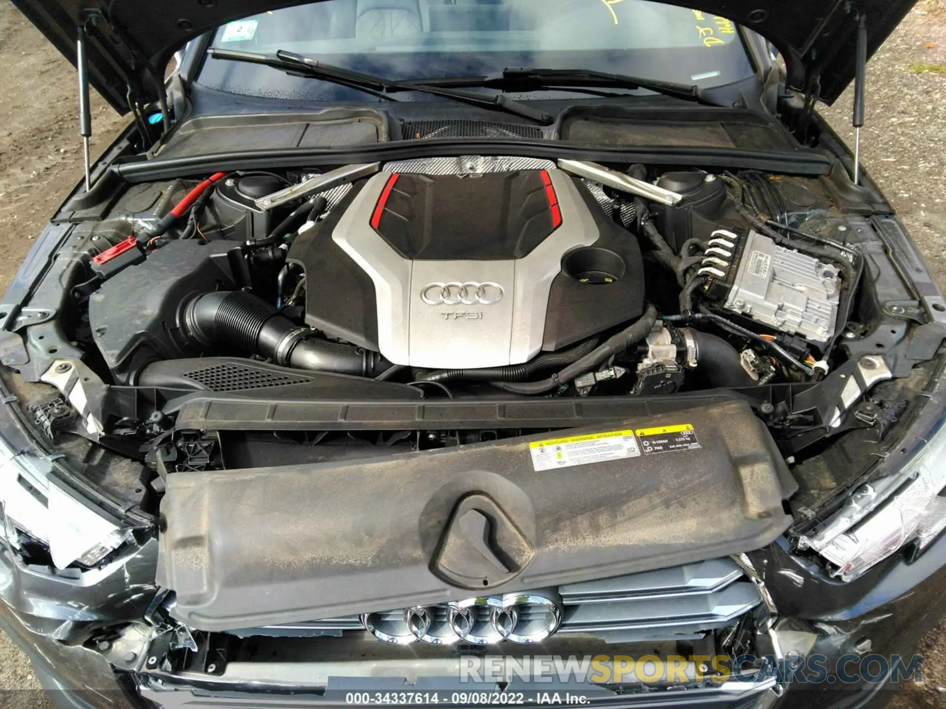 10 Photograph of a damaged car WAUB4AF48KA033044 AUDI S4 2019