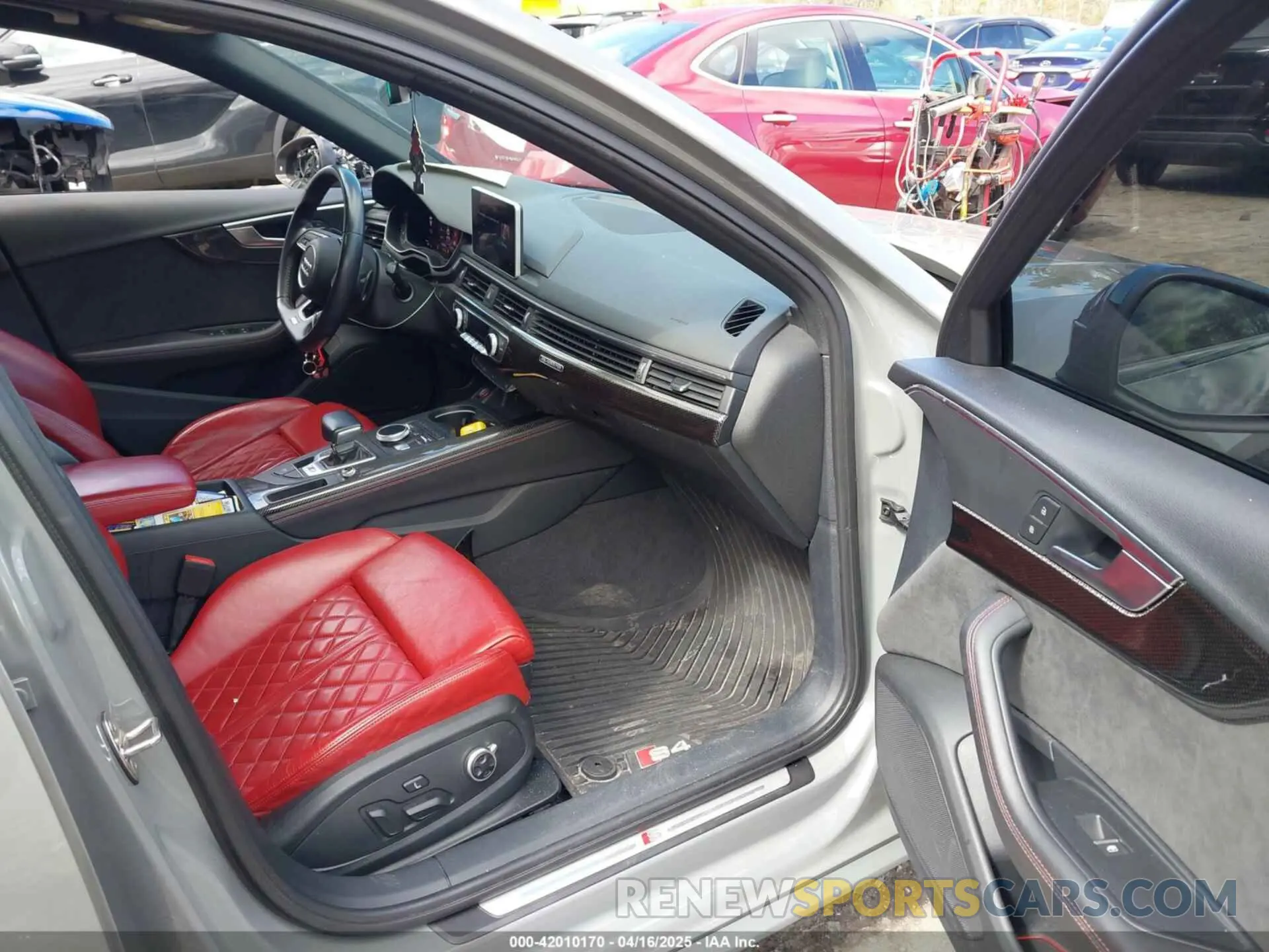 5 Photograph of a damaged car WAUB4AF49KA003745 AUDI S4 2019