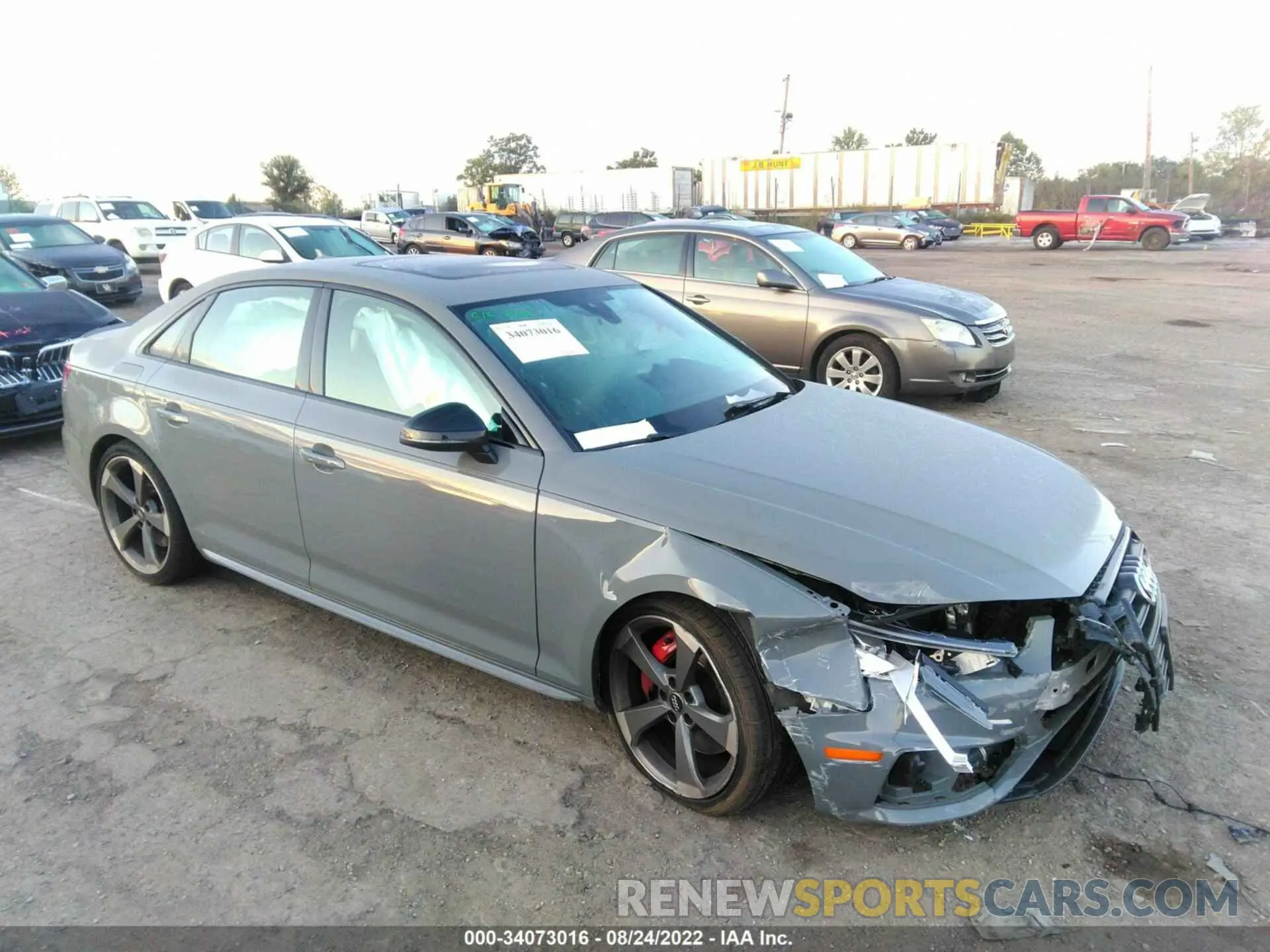 1 Photograph of a damaged car WAUB4AF4XKA109170 AUDI S4 2019