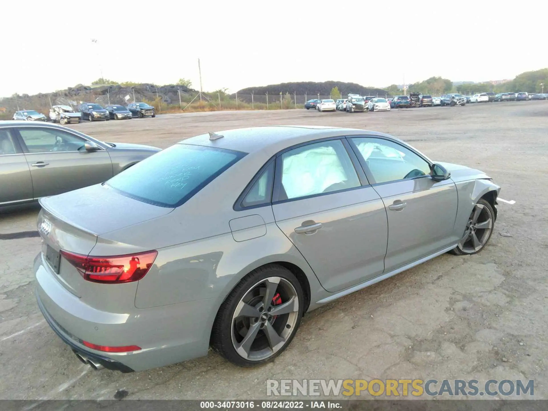 4 Photograph of a damaged car WAUB4AF4XKA109170 AUDI S4 2019