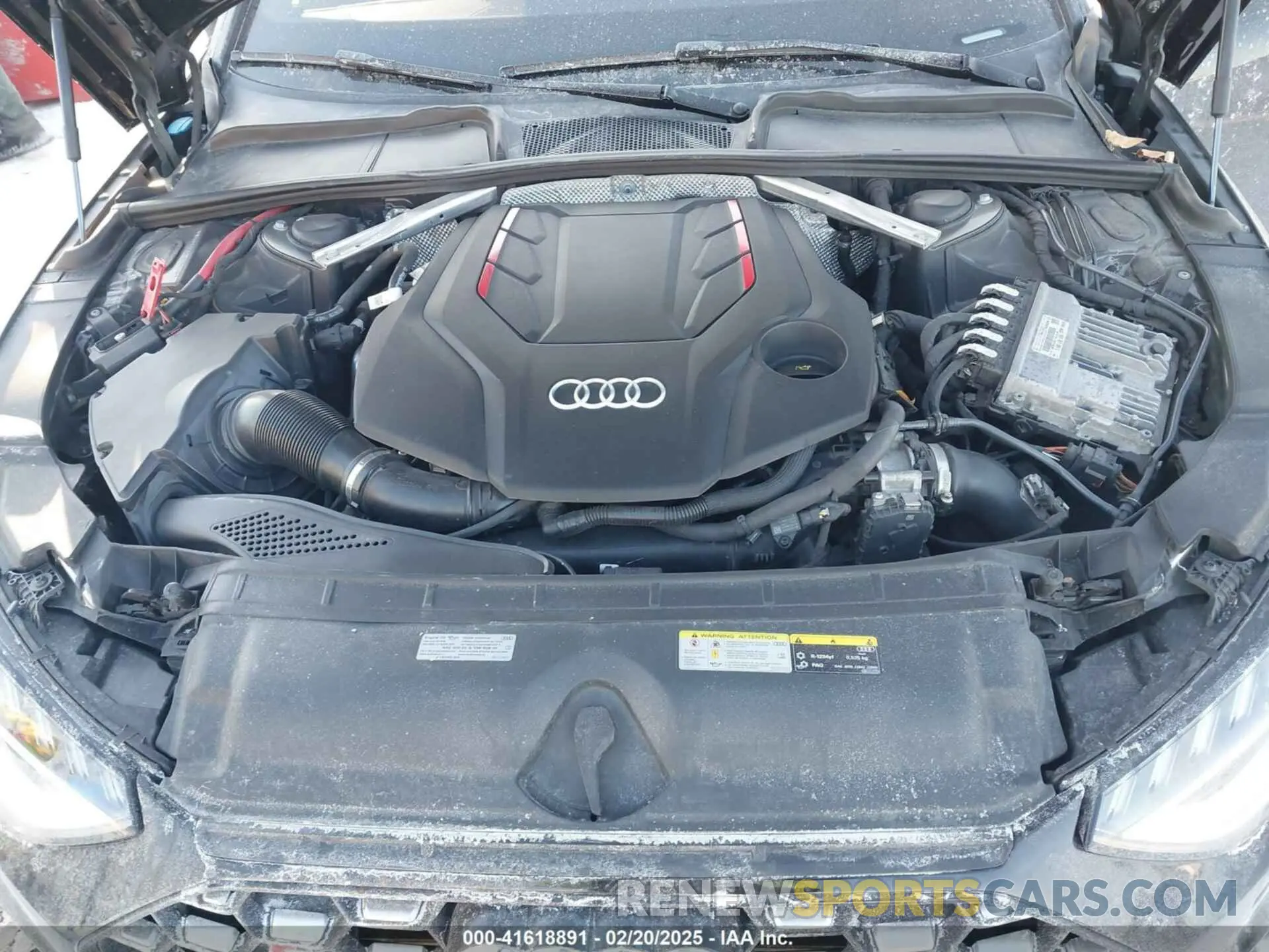 10 Photograph of a damaged car WAUB4AF47MA063249 AUDI S4 2021