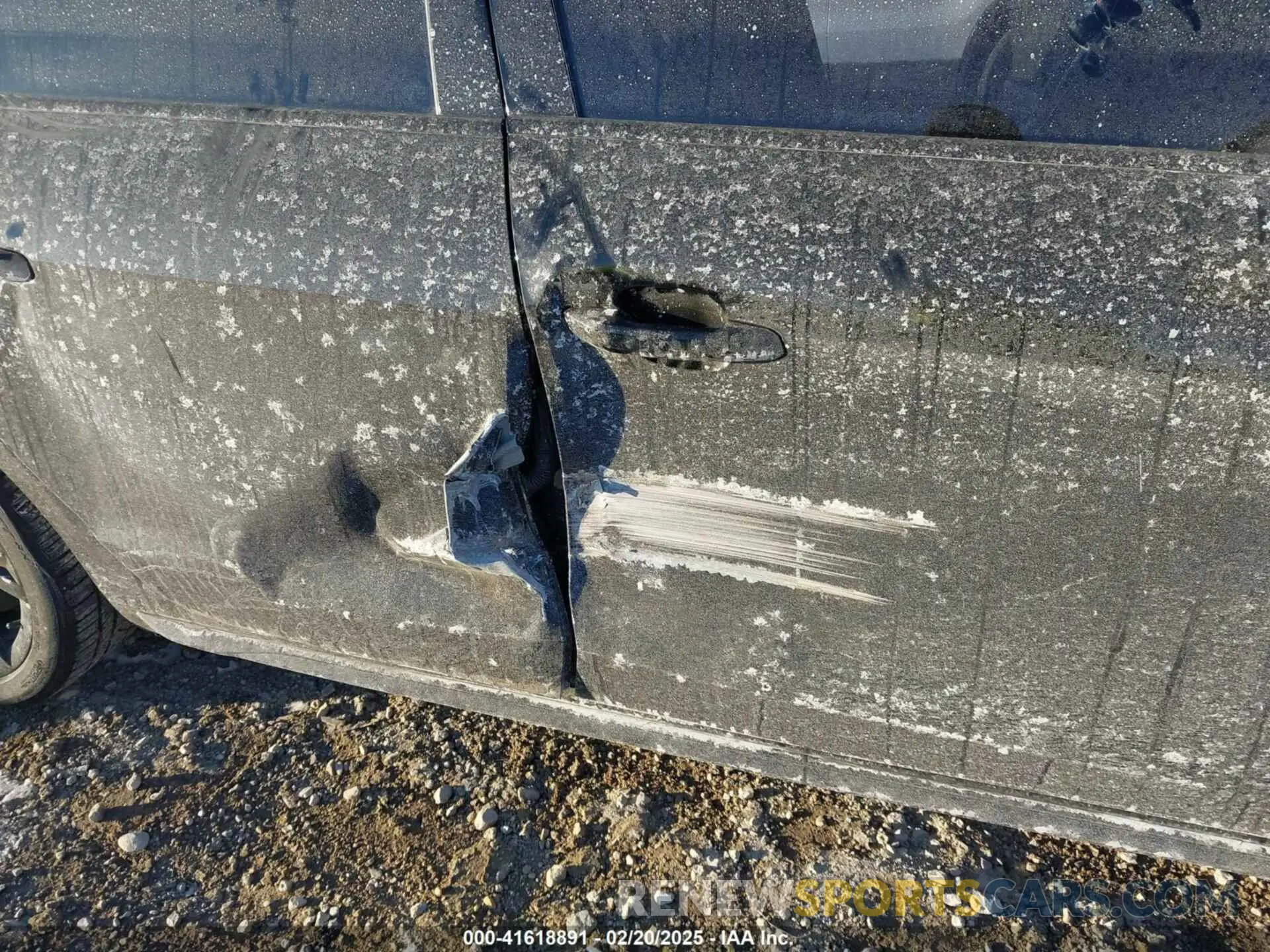6 Photograph of a damaged car WAUB4AF47MA063249 AUDI S4 2021