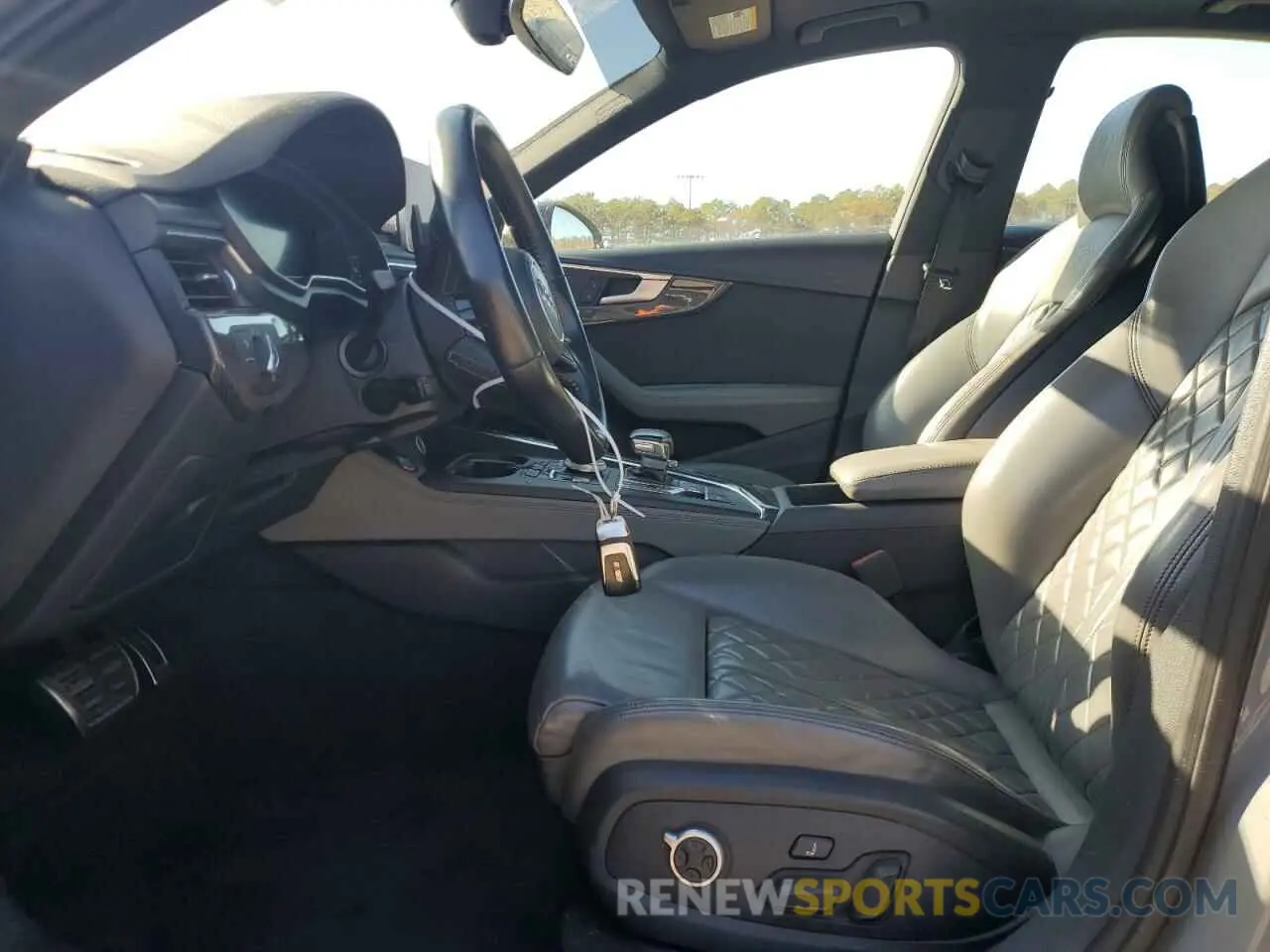 7 Photograph of a damaged car WAUB4AF41KA013413 AUDI S4/RS4 2019