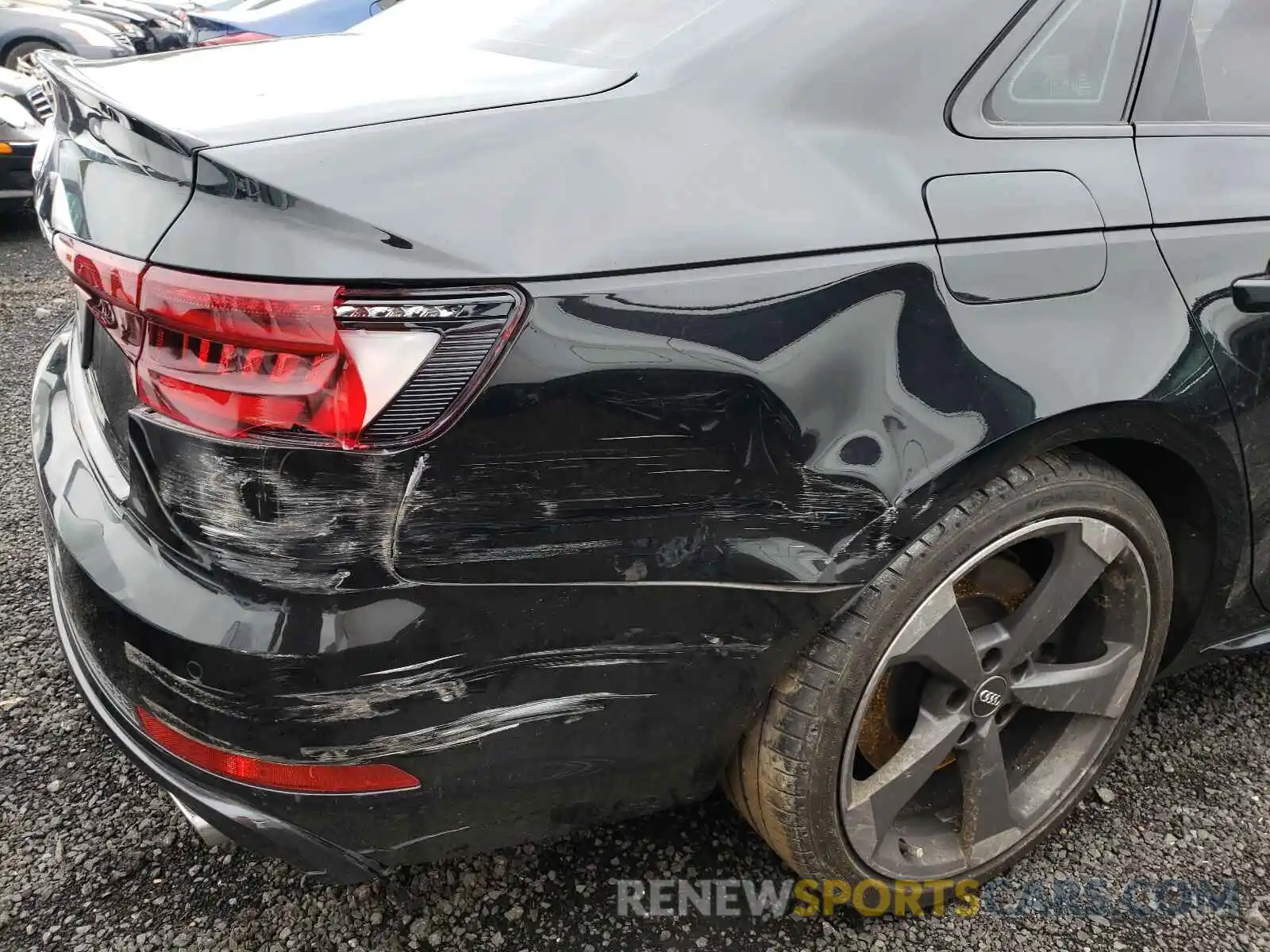 9 Photograph of a damaged car WAUB4AF41KA113141 AUDI S4/RS4 2019