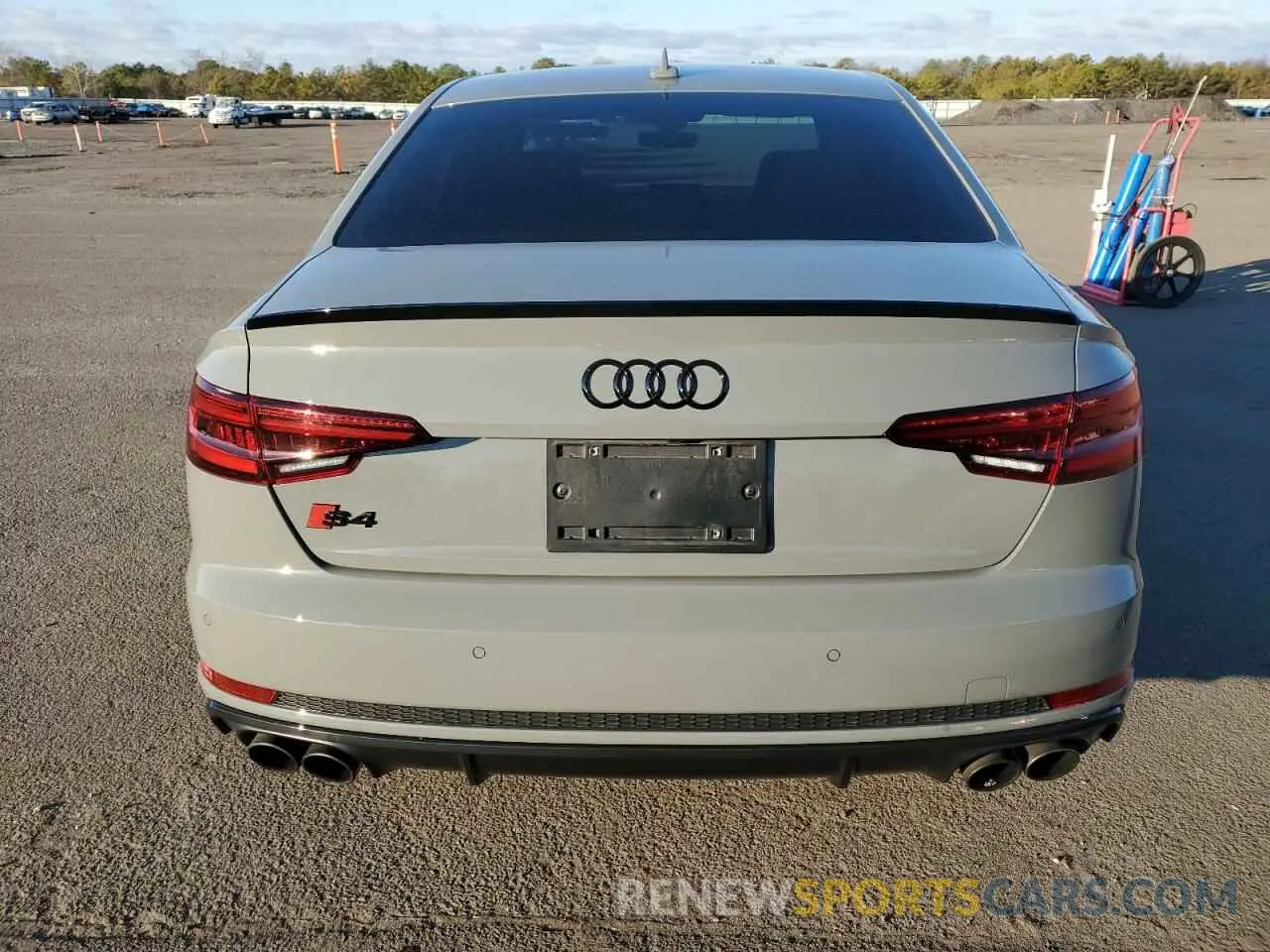 6 Photograph of a damaged car WAUB4AF44KA043277 AUDI S4/RS4 2019