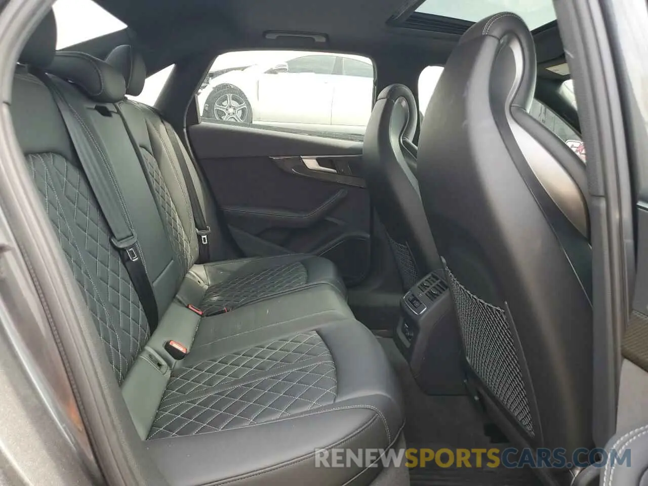 10 Photograph of a damaged car WAUB4AF47KA004957 AUDI S4/RS4 2019