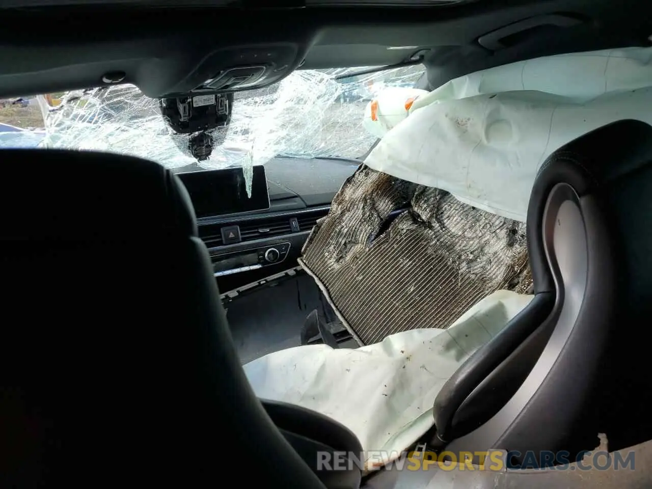 8 Photograph of a damaged car WAUB4AF47KA020432 AUDI S4/RS4 2019