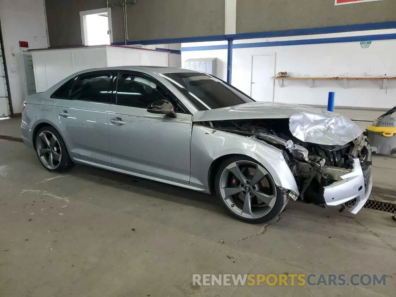 4 Photograph of a damaged car WAUB4AF48KA020391 AUDI S4/RS4 2019