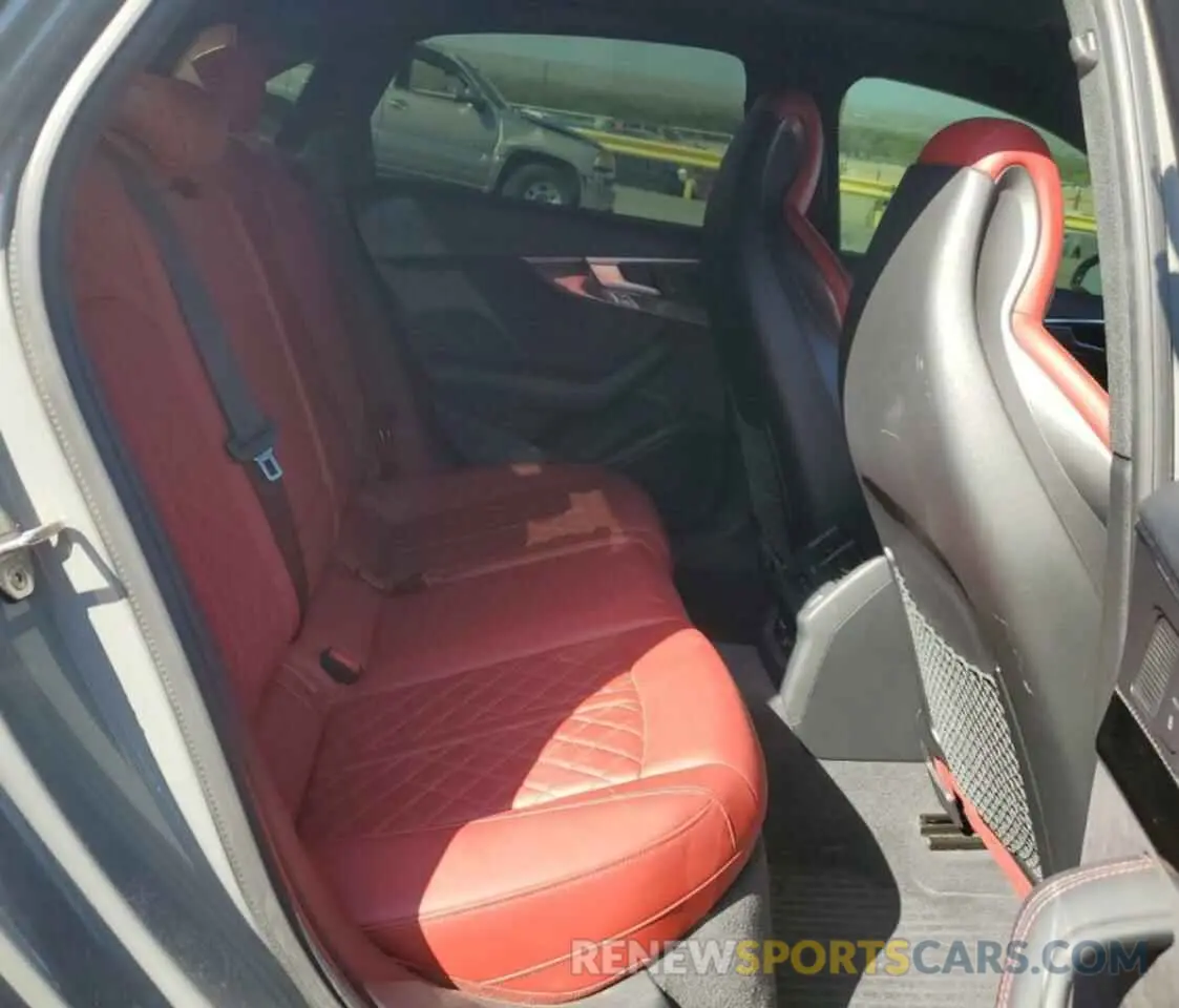 10 Photograph of a damaged car WAUB4AF48KA033657 AUDI S4/RS4 2019