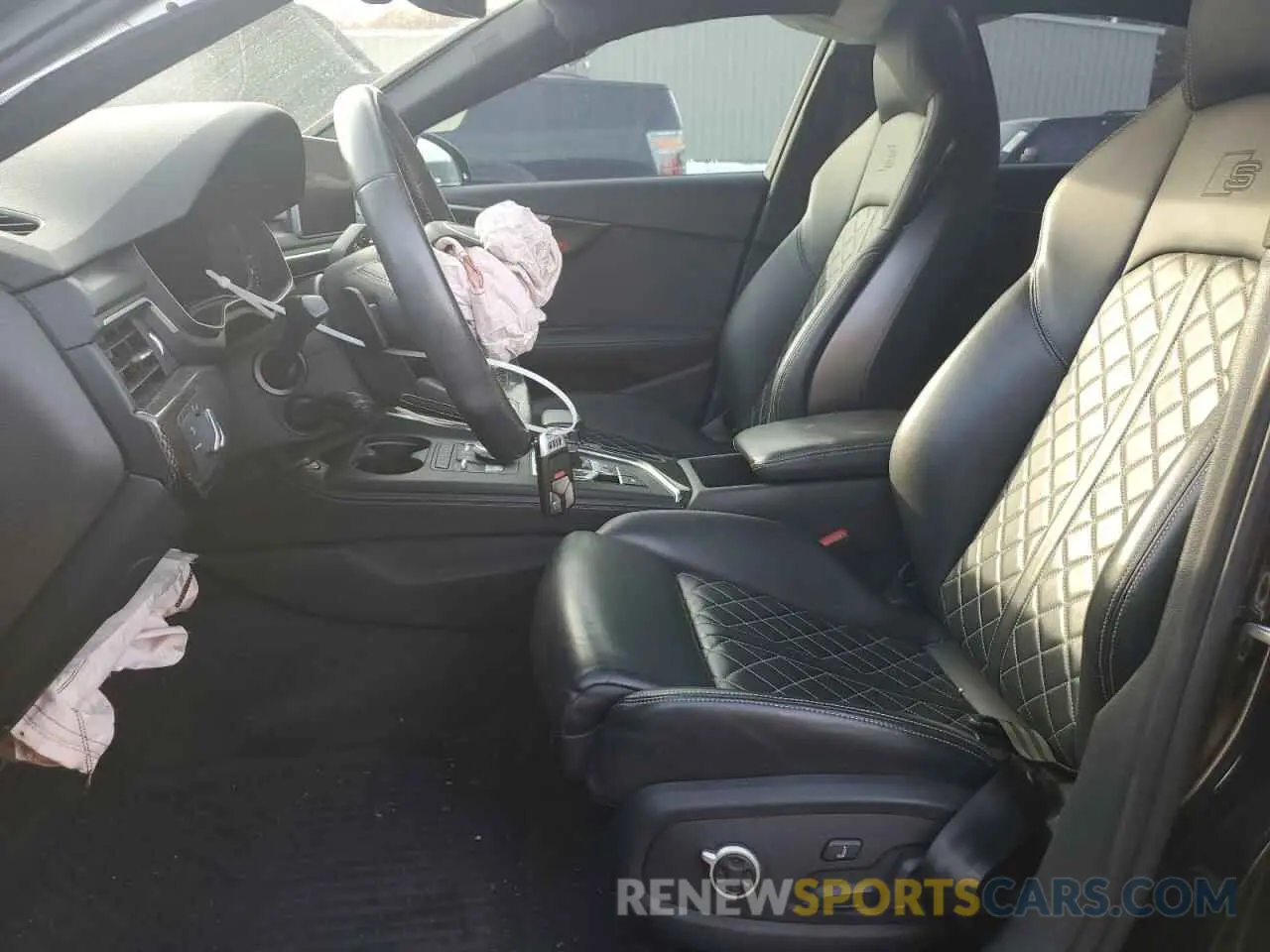 7 Photograph of a damaged car WAUB4AF4XKA003043 AUDI S4/RS4 2019