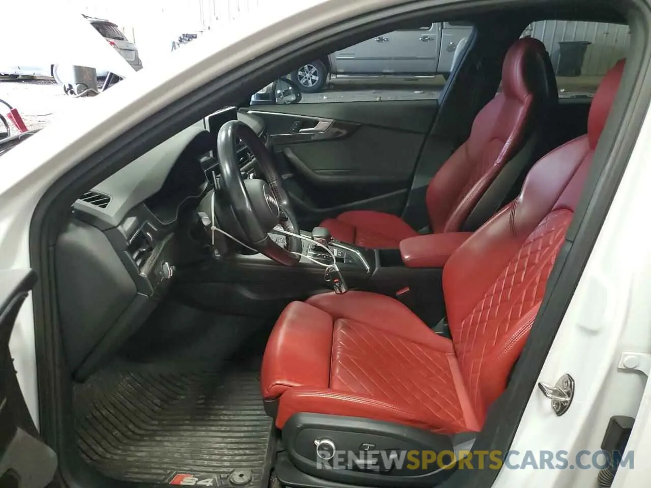 7 Photograph of a damaged car WAUB4AF4XKA047480 AUDI S4/RS4 2019