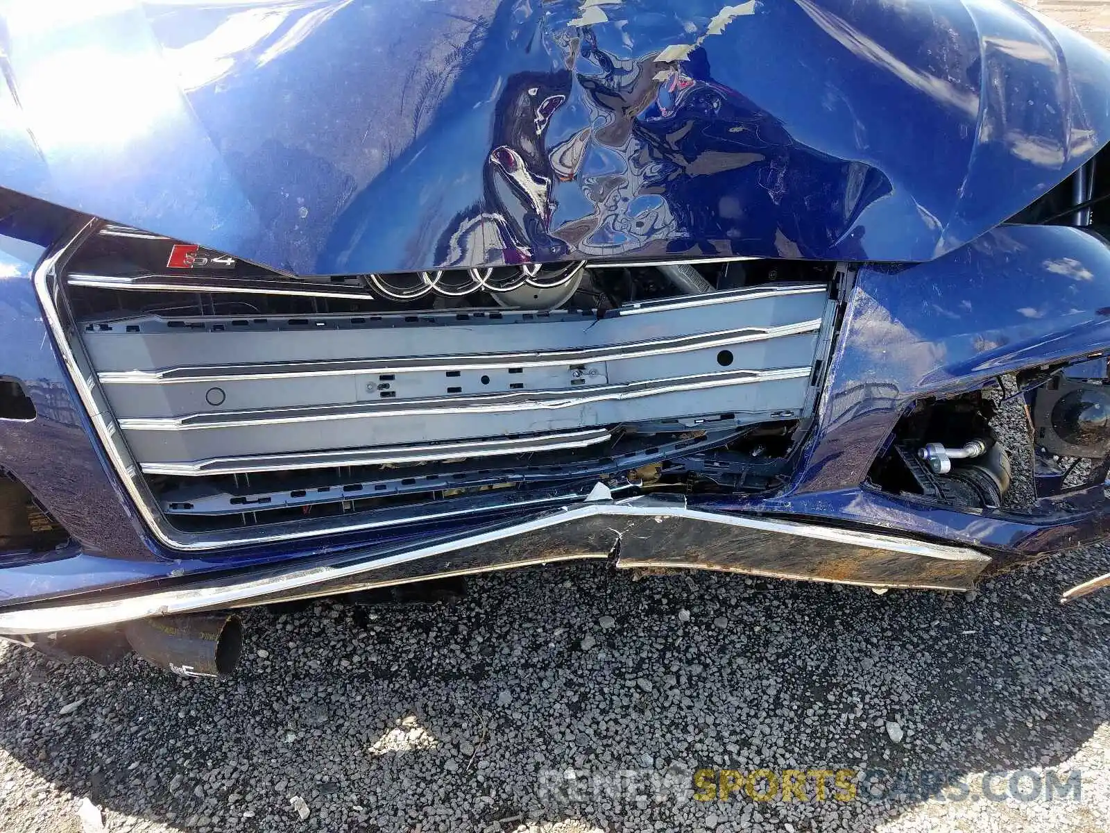 9 Photograph of a damaged car WAUB4AF4XKA107242 AUDI S4/RS4 2019