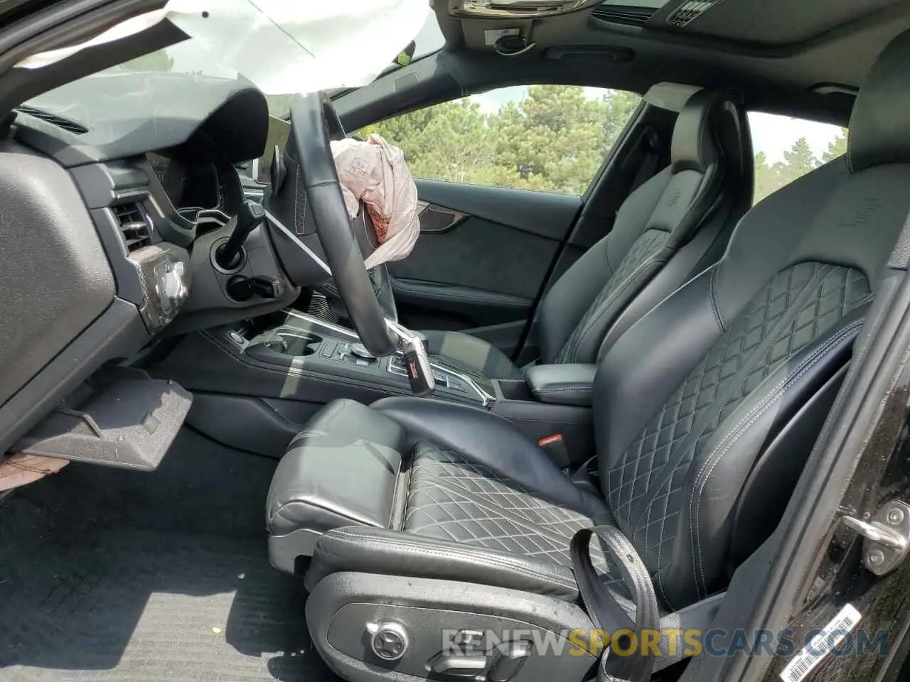 7 Photograph of a damaged car WAUC4AF46KA116993 AUDI S4/RS4 2019