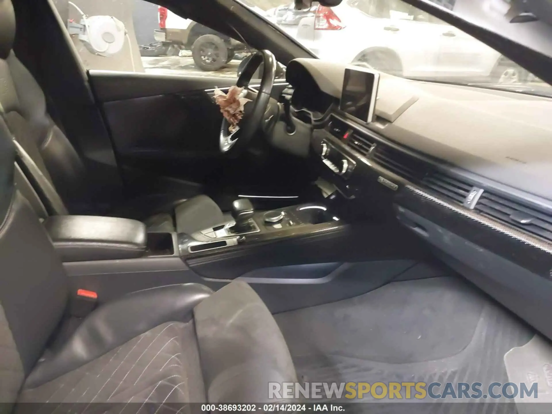 5 Photograph of a damaged car WAUB4CF55KA097627 AUDI S5 2019