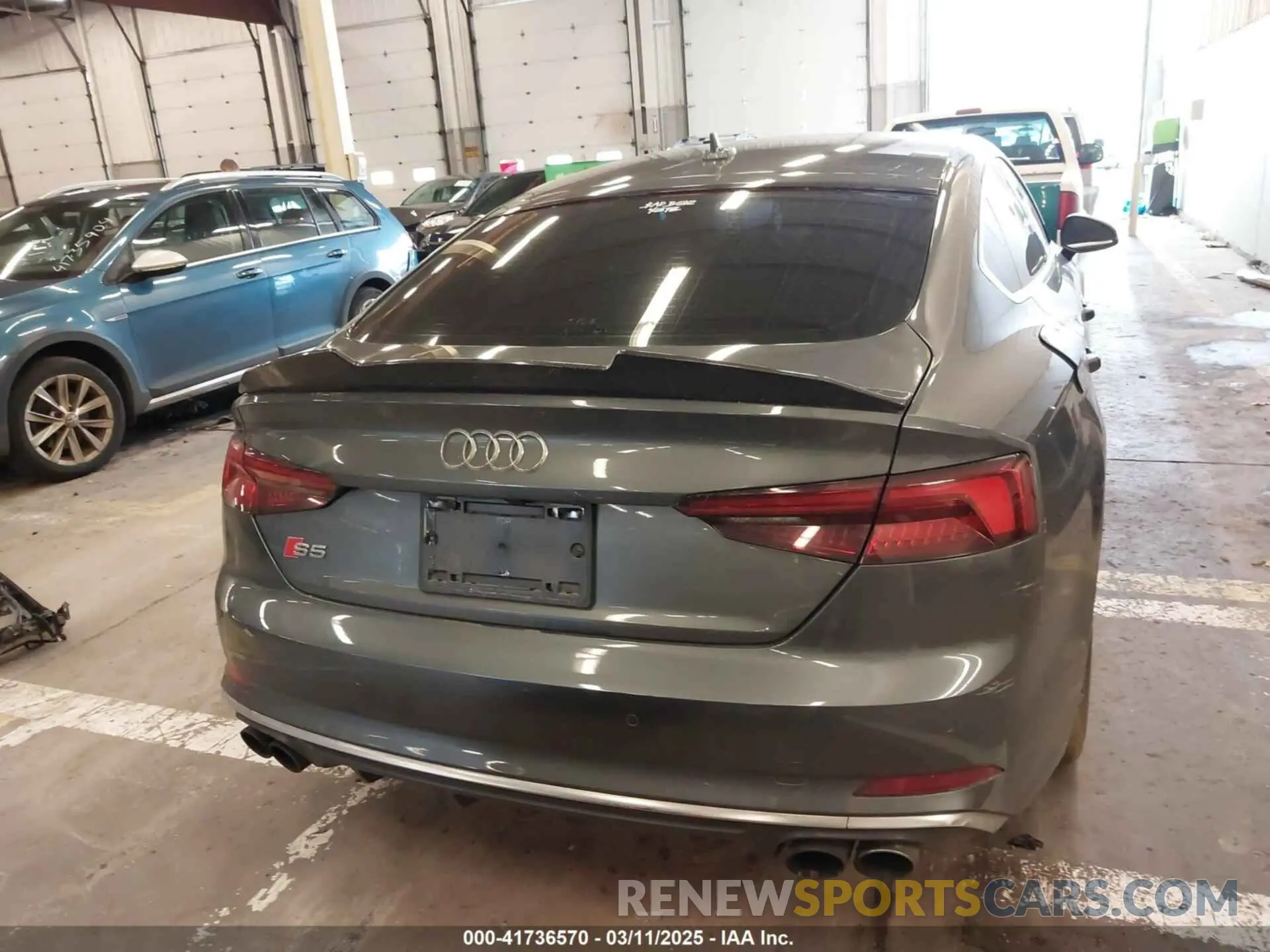 17 Photograph of a damaged car WAUB4CF58KA042802 AUDI S5 2019
