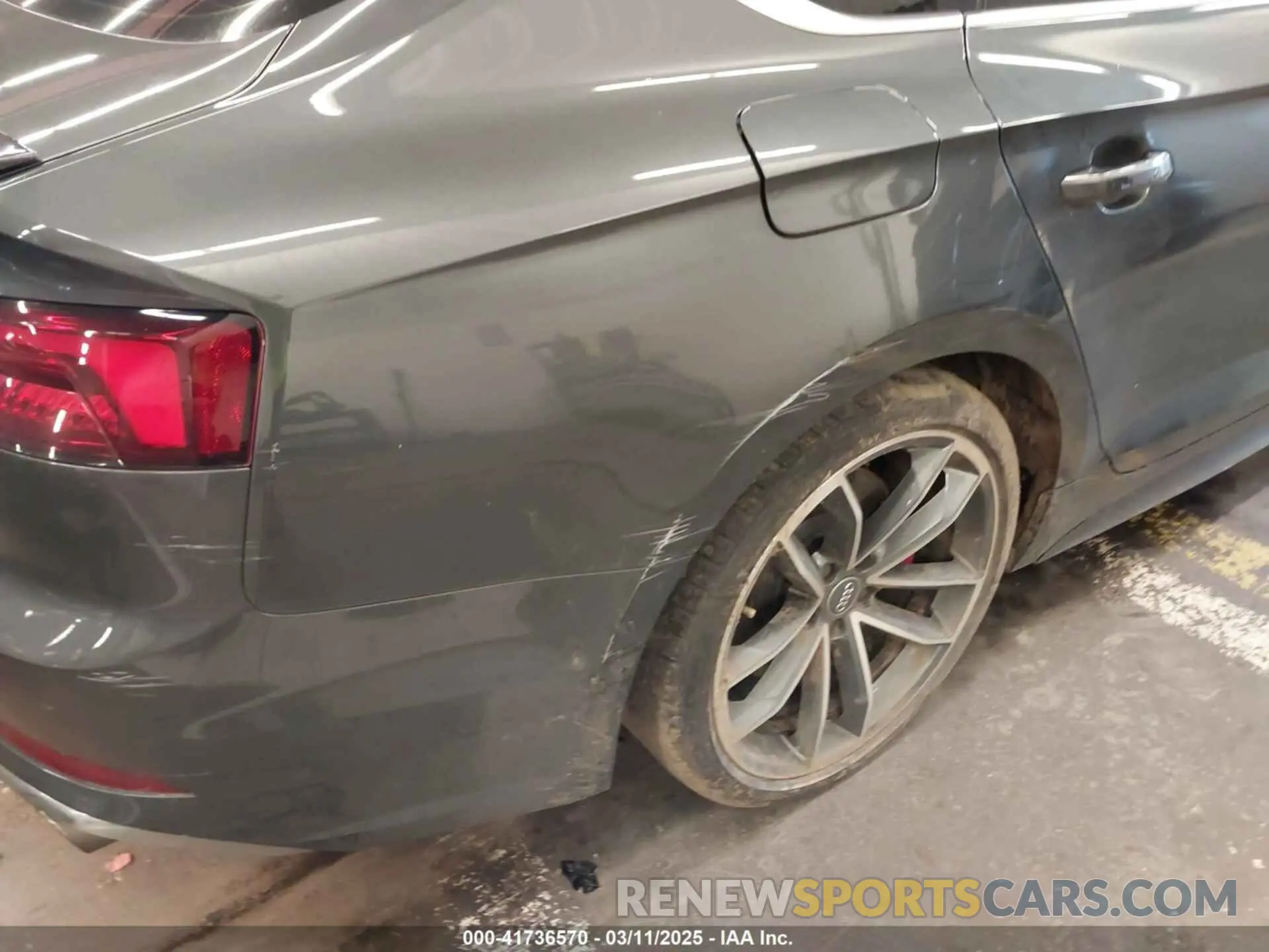 22 Photograph of a damaged car WAUB4CF58KA042802 AUDI S5 2019