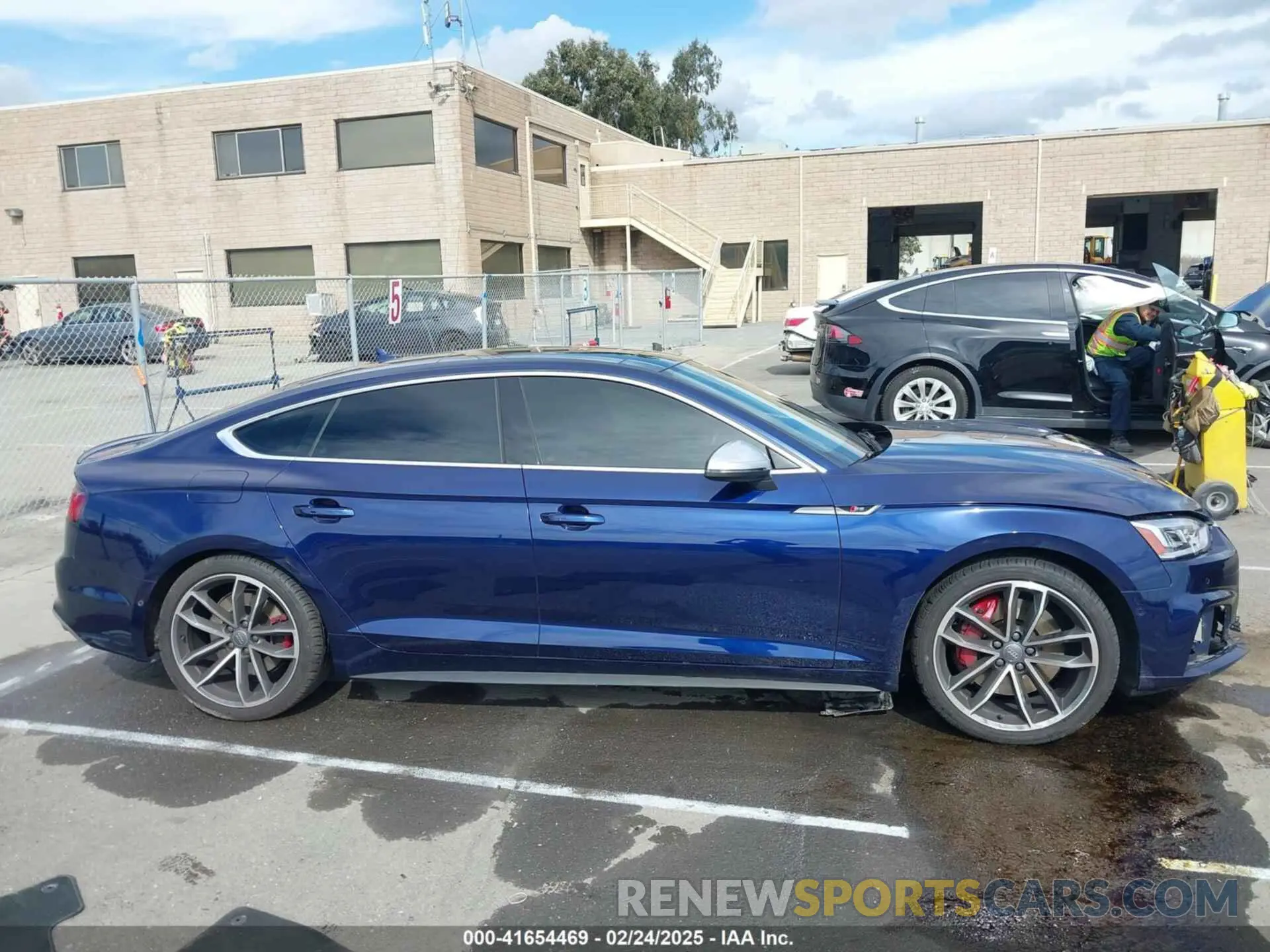 14 Photograph of a damaged car WAUC4CF56KA015053 AUDI S5 2019