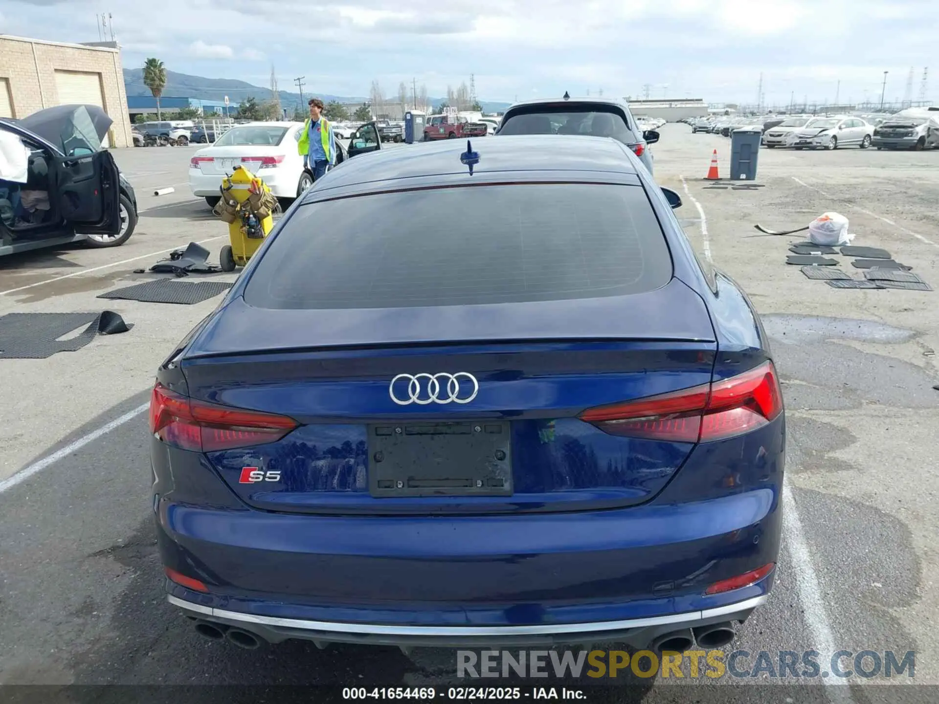 17 Photograph of a damaged car WAUC4CF56KA015053 AUDI S5 2019