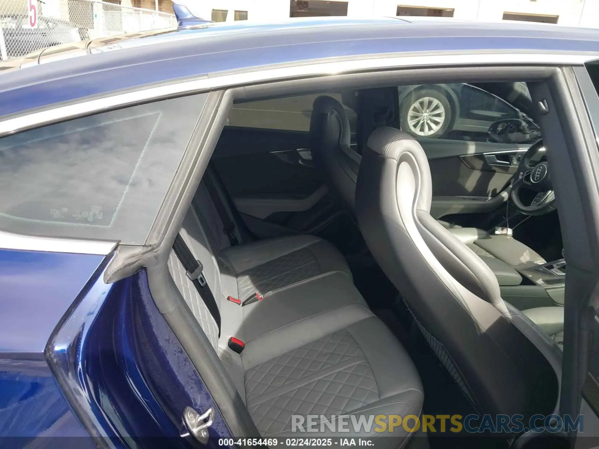 8 Photograph of a damaged car WAUC4CF56KA015053 AUDI S5 2019