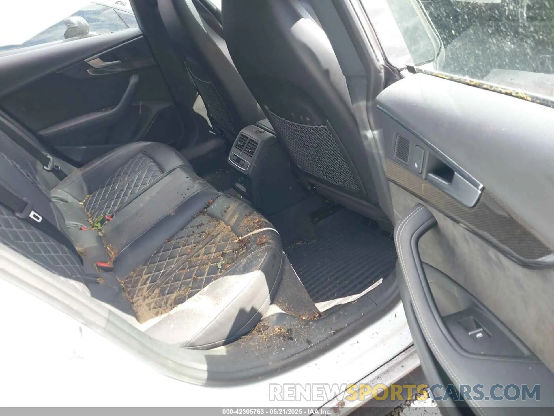 8 Photograph of a damaged car WAUC4CF59KA026631 AUDI S5 2019