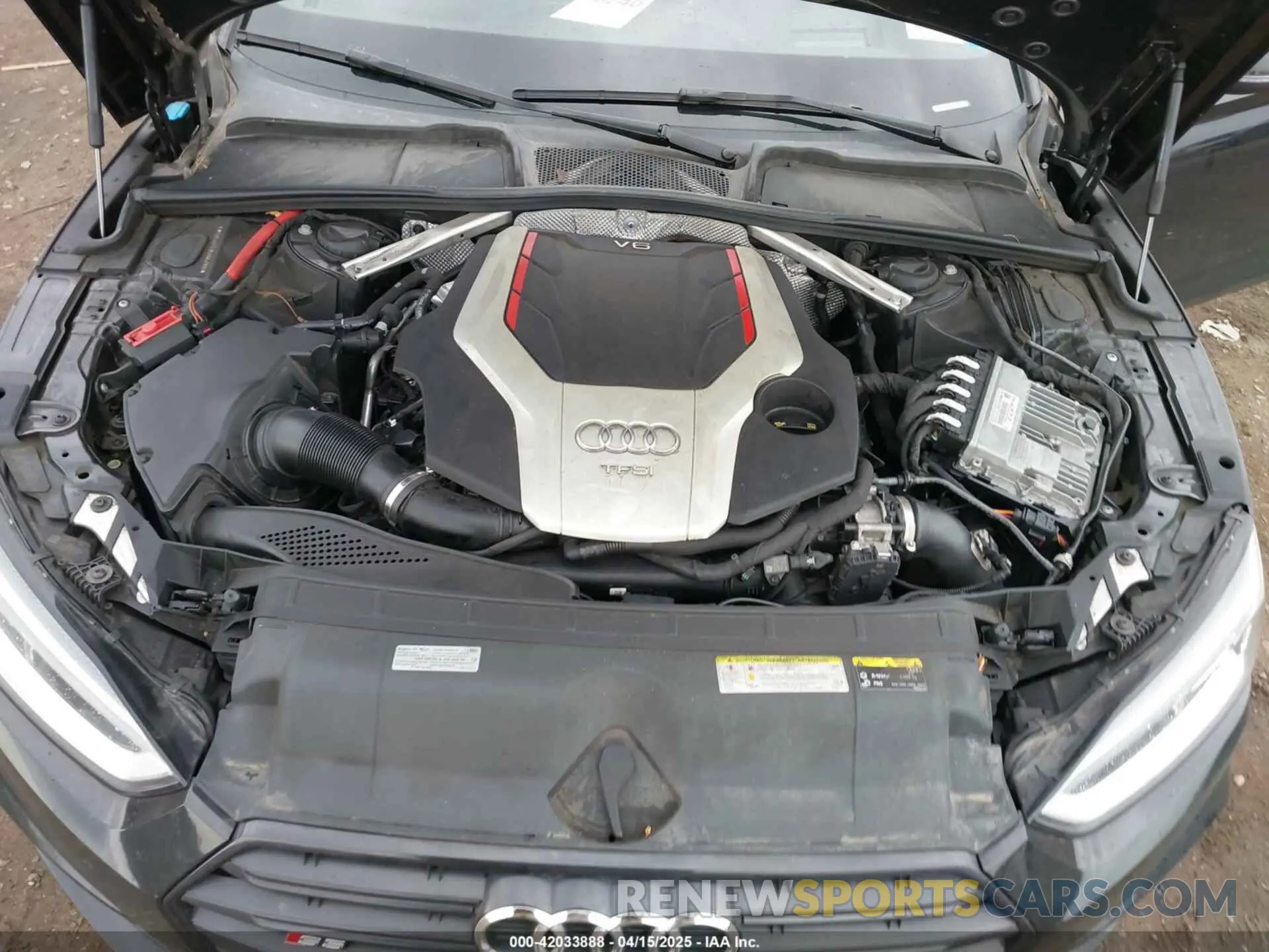 10 Photograph of a damaged car WAUC4CF59KA042991 AUDI S5 2019