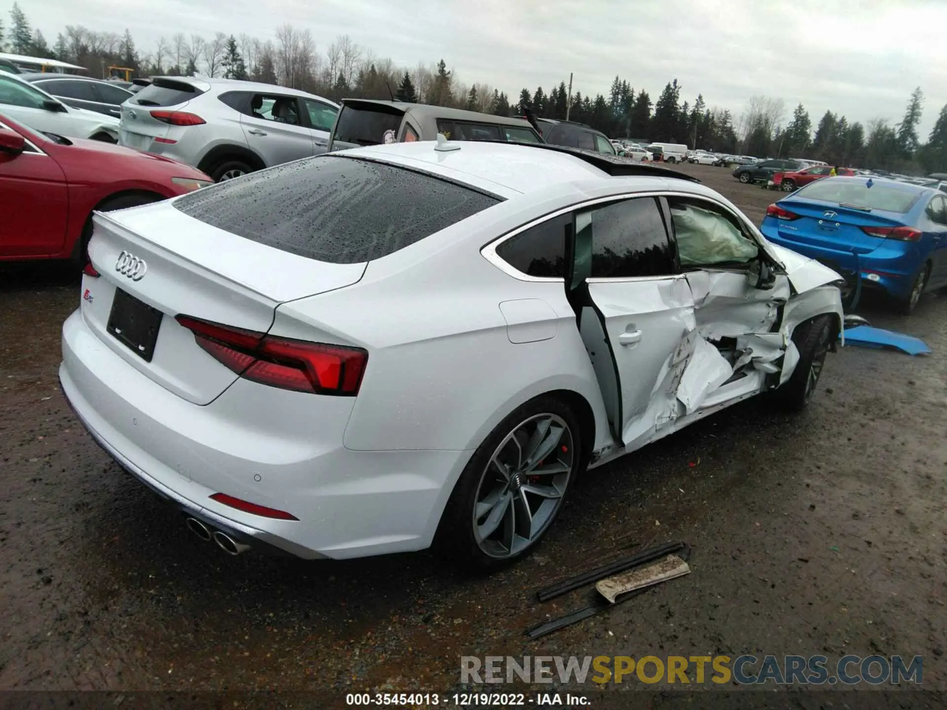 4 Photograph of a damaged car WAUC4CF54KA027587 AUDI S5 SPORTBACK 2019