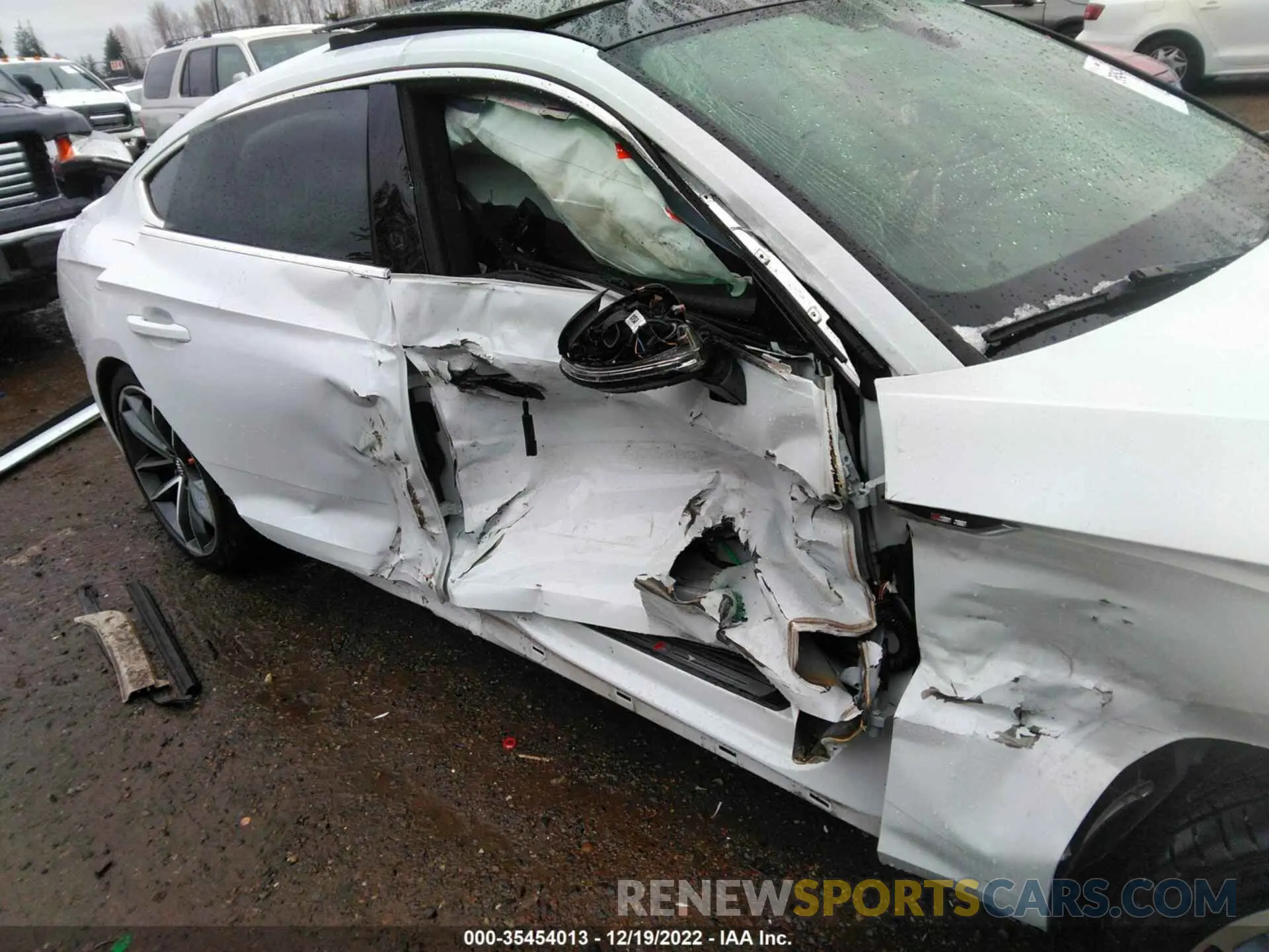6 Photograph of a damaged car WAUC4CF54KA027587 AUDI S5 SPORTBACK 2019