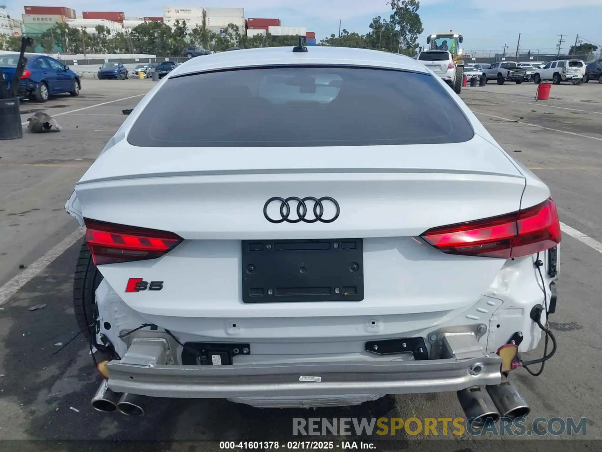 17 Photograph of a damaged car WAUC4CF53MA013313 AUDI S5 SPORTBACK 2021