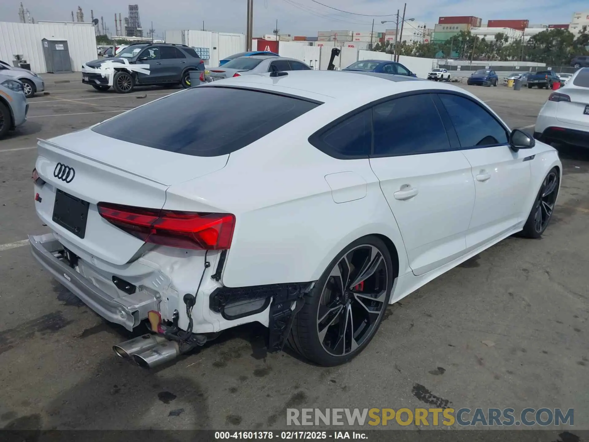 4 Photograph of a damaged car WAUC4CF53MA013313 AUDI S5 SPORTBACK 2021
