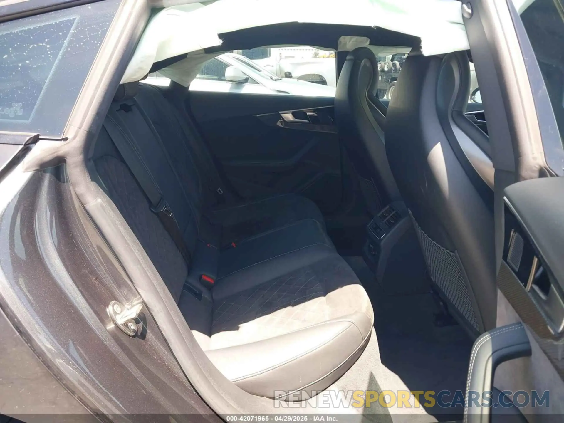8 Photograph of a damaged car WAUC4CF58MA041642 AUDI S5 SPORTBACK 2021