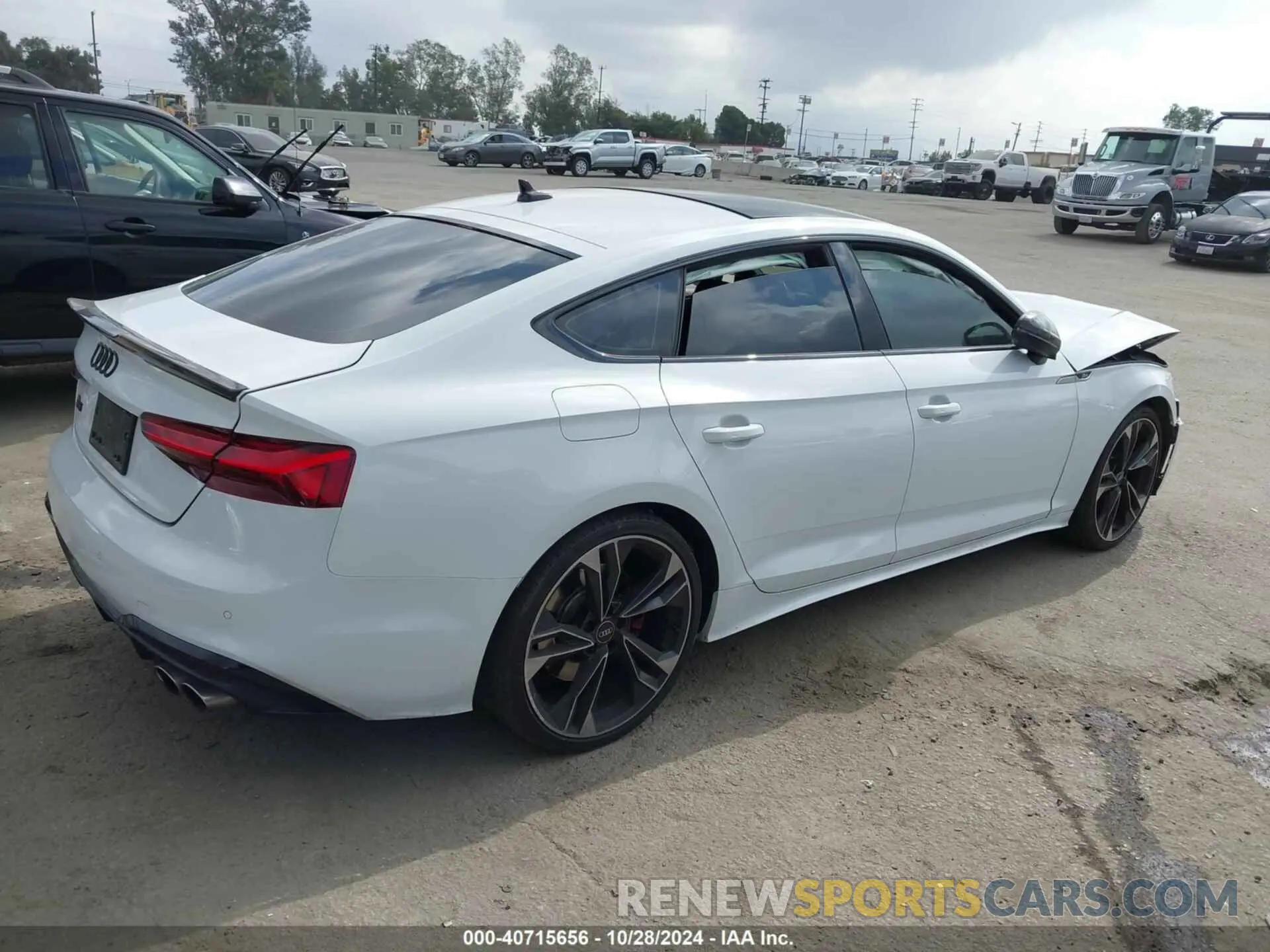 4 Photograph of a damaged car WAUC4CF5XMA023269 AUDI S5 SPORTBACK 2021
