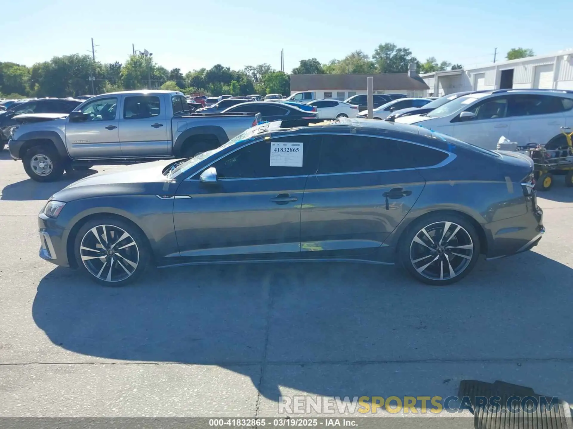 14 Photograph of a damaged car WAUA4CF59NA032604 AUDI S5 SPORTBACK 2022