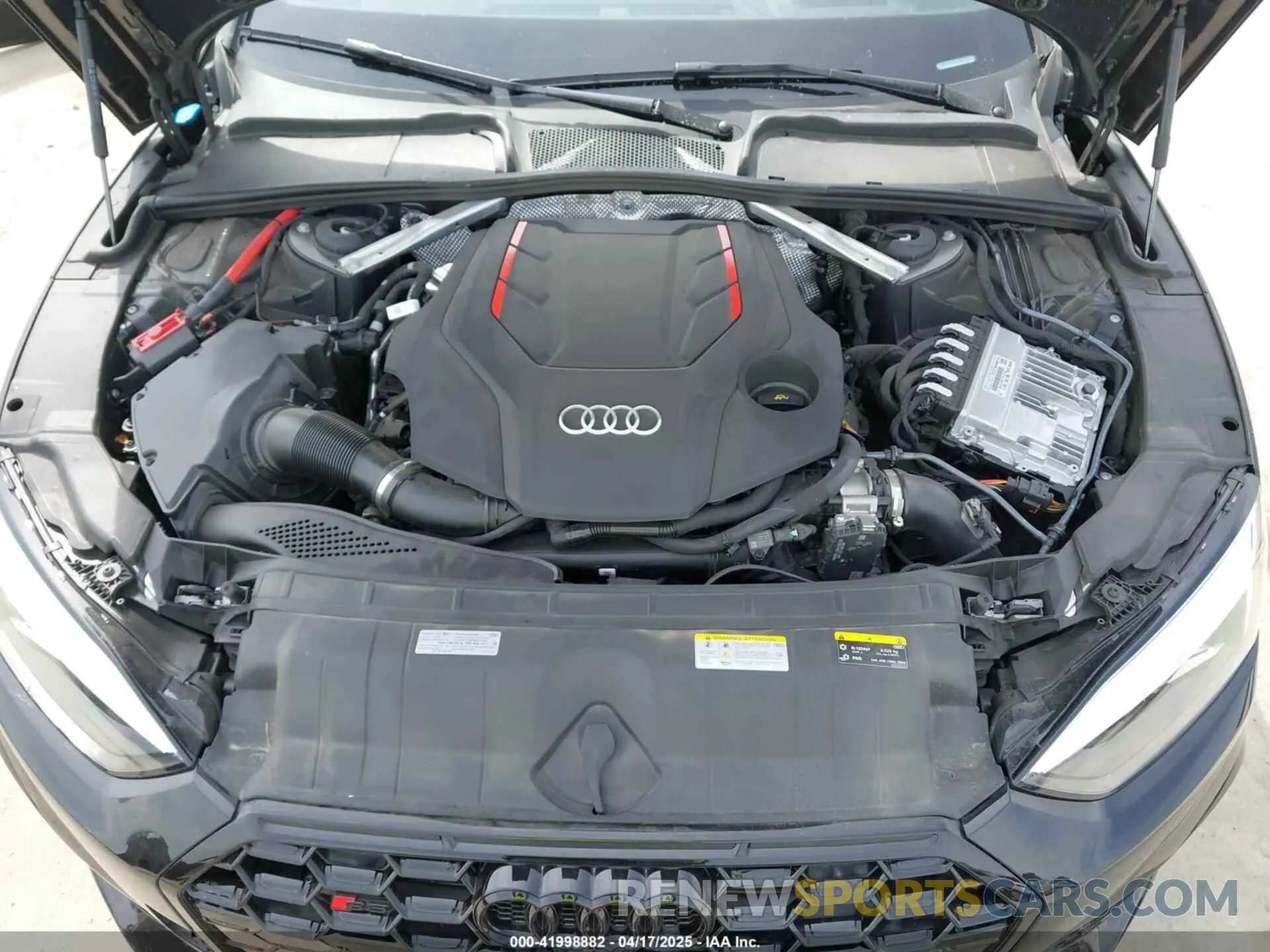 10 Photograph of a damaged car WAUB4DF52PA011381 AUDI S5 SPORTBACK 2023