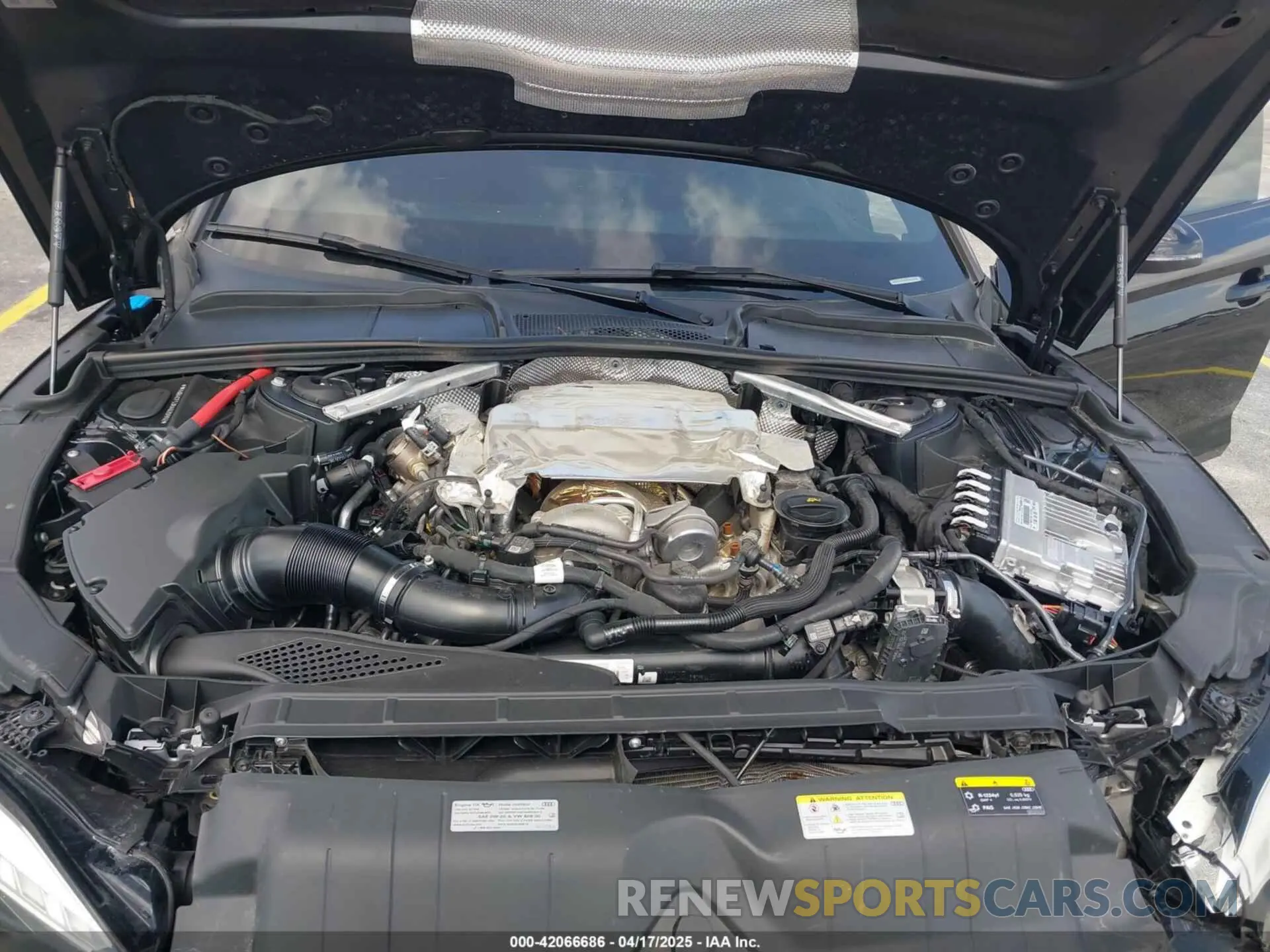 10 Photograph of a damaged car WAUB4CF53RA020992 AUDI S5 SPORTBACK 2024