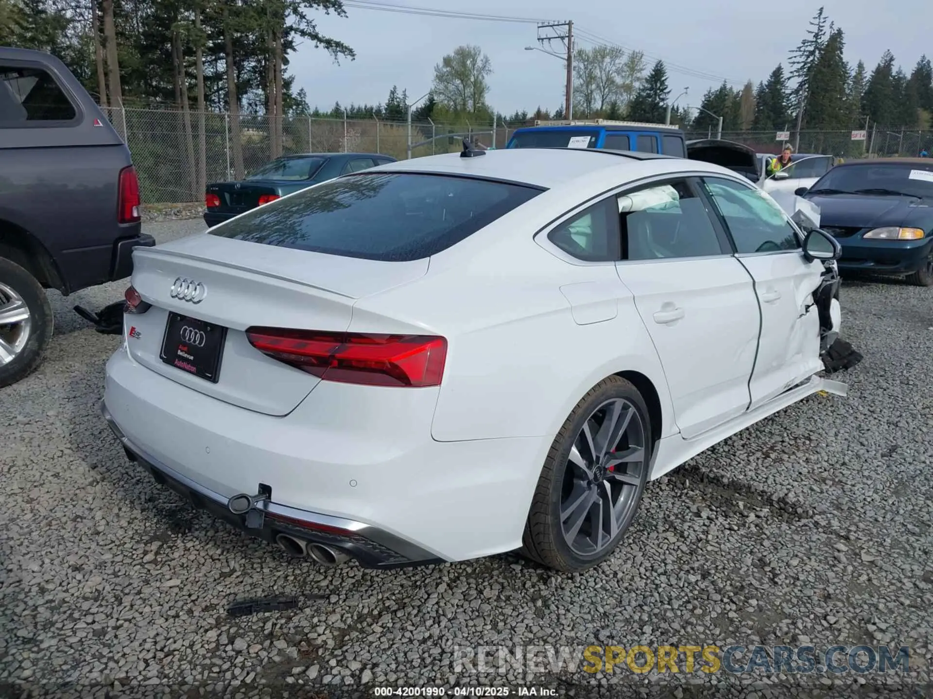 4 Photograph of a damaged car WAUC4CF50RA118382 AUDI S5 SPORTBACK 2024