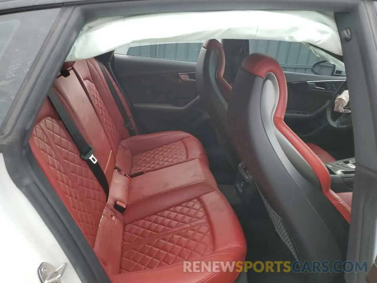 10 Photograph of a damaged car WAUC4CF52KA015941 AUDI S5/RS5 2019