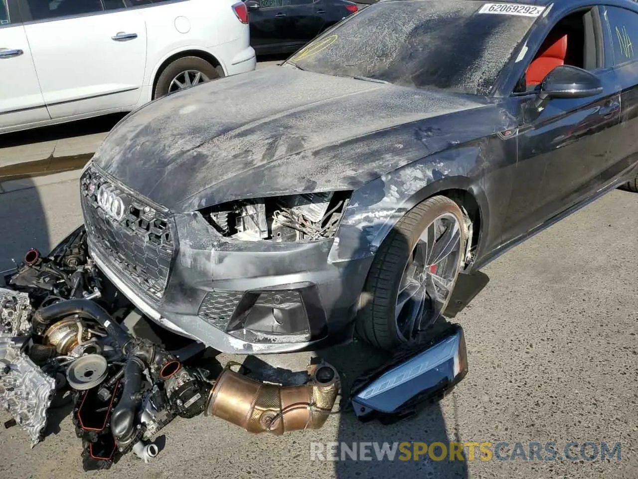 9 Photograph of a damaged car WAUC4CF54LA005476 AUDI S5/RS5 2020