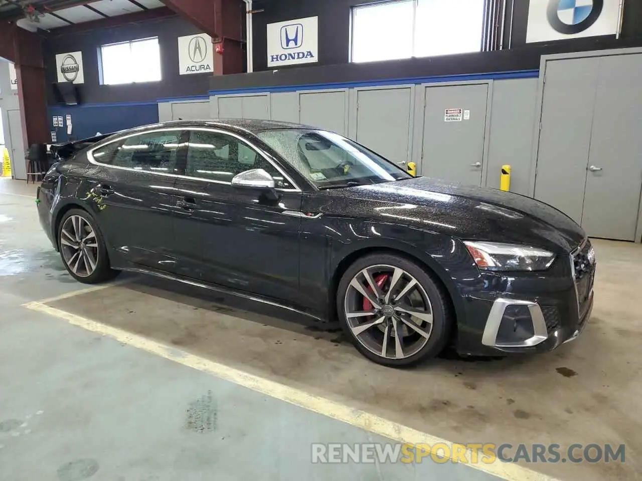 4 Photograph of a damaged car WAUC4CF51MA002603 AUDI S5/RS5 2021