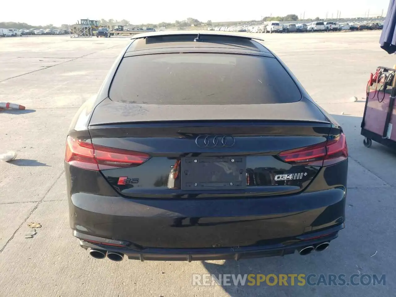 6 Photograph of a damaged car WAUC4CF51MA003251 AUDI S5/RS5 2021
