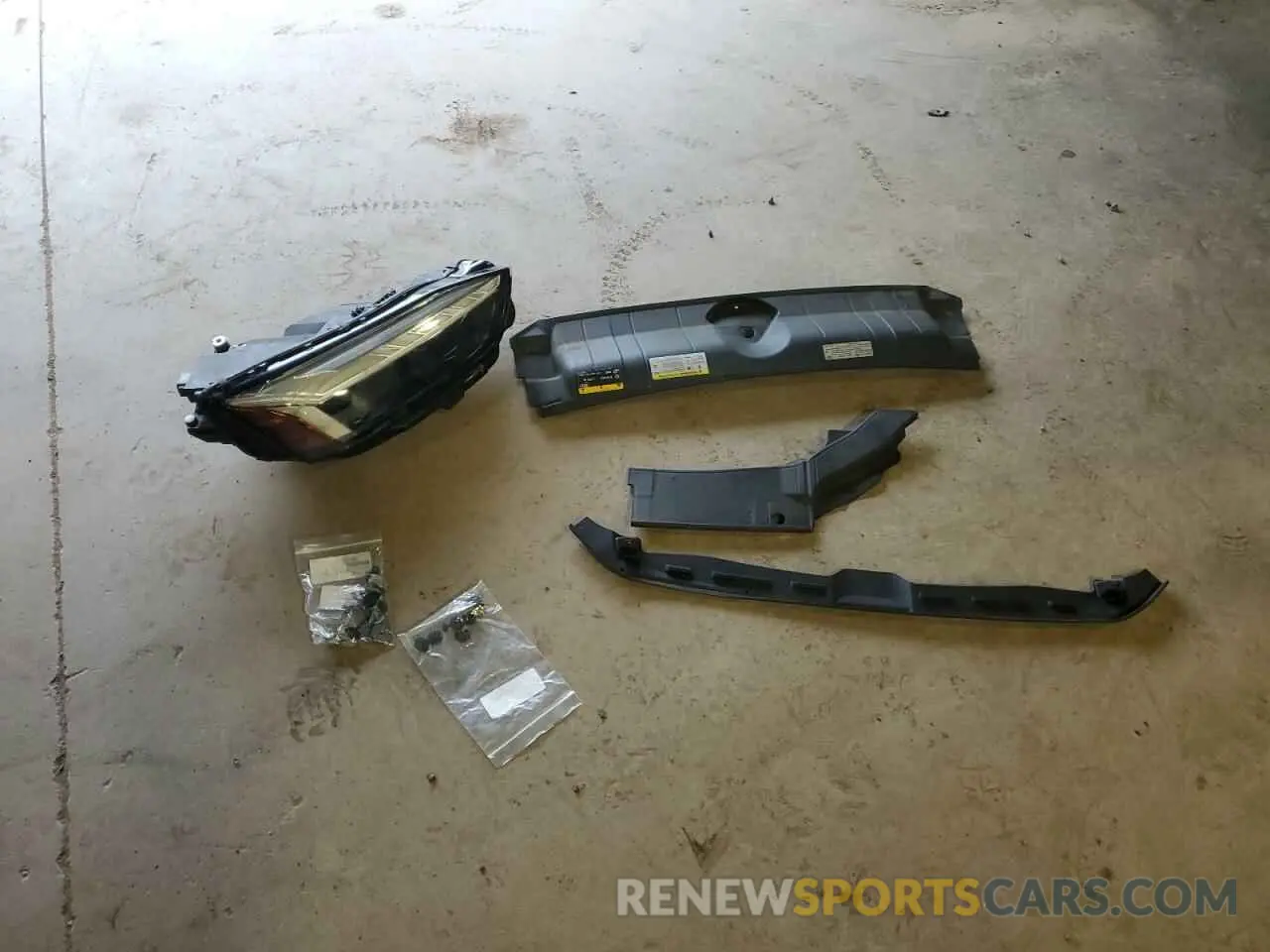 12 Photograph of a damaged car WAUC4CF57MA043351 AUDI S5/RS5 2021