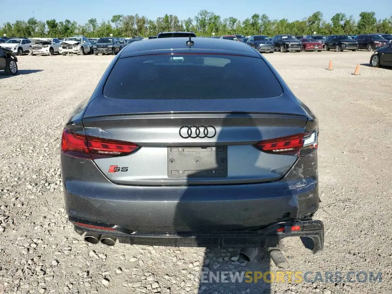 6 Photograph of a damaged car WAUC4CF59MA018631 AUDI S5/RS5 2021