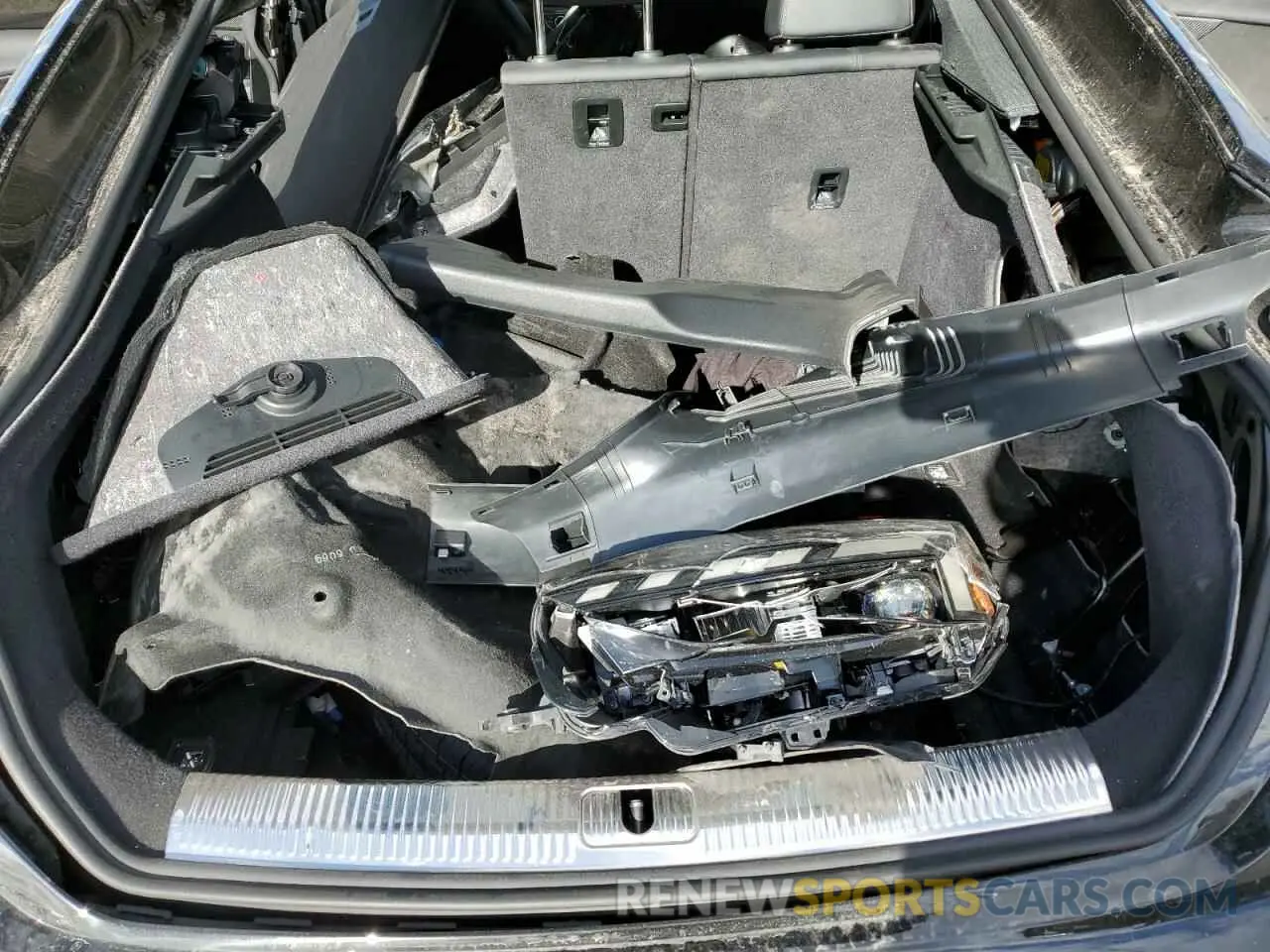 12 Photograph of a damaged car WUAAWCF55MA902749 AUDI S5/RS5 2021