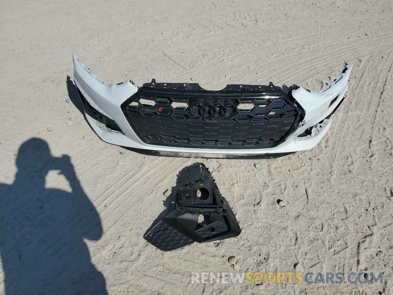 12 Photograph of a damaged car WAUB4CF55NA004481 AUDI S5/RS5 2022