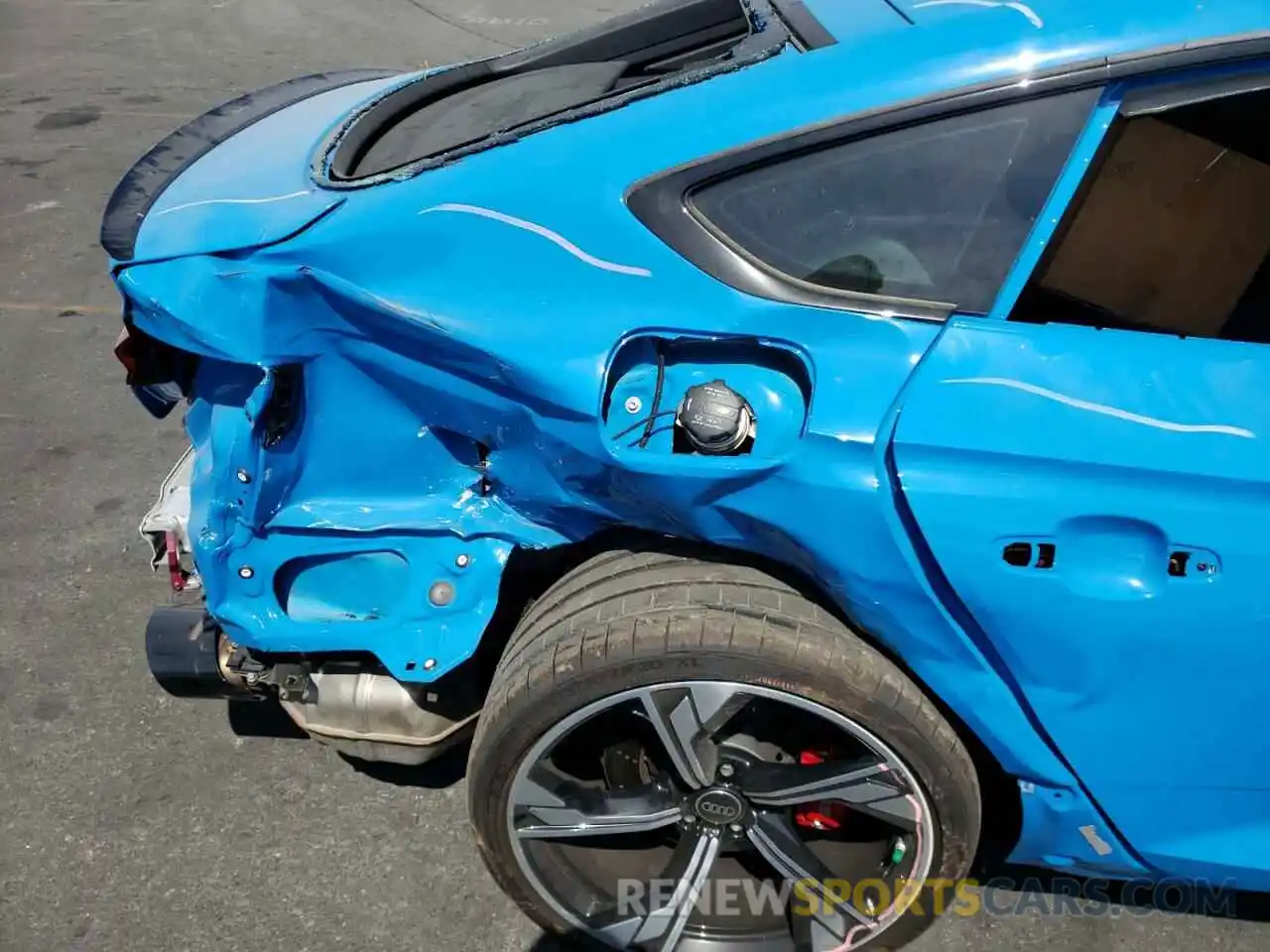 9 Photograph of a damaged car WUAAWCF51NA901969 AUDI S5/RS5 2022