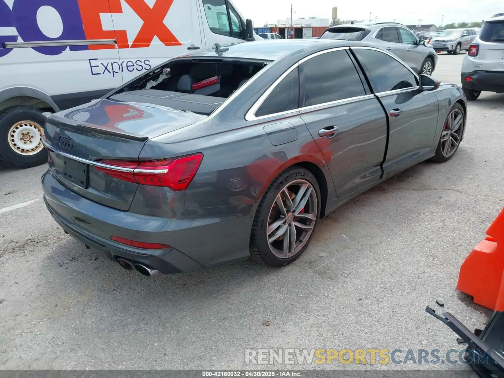 4 Photograph of a damaged car WAUDFAF28LN037283 AUDI S6 2020